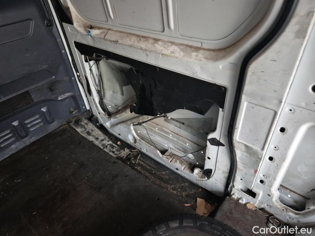  Mercedes  Sprinter MERCEDES-BENZ  / 2018 / 4P / furgón 311 CDI MEDIO 3.5T T. ALTO #52