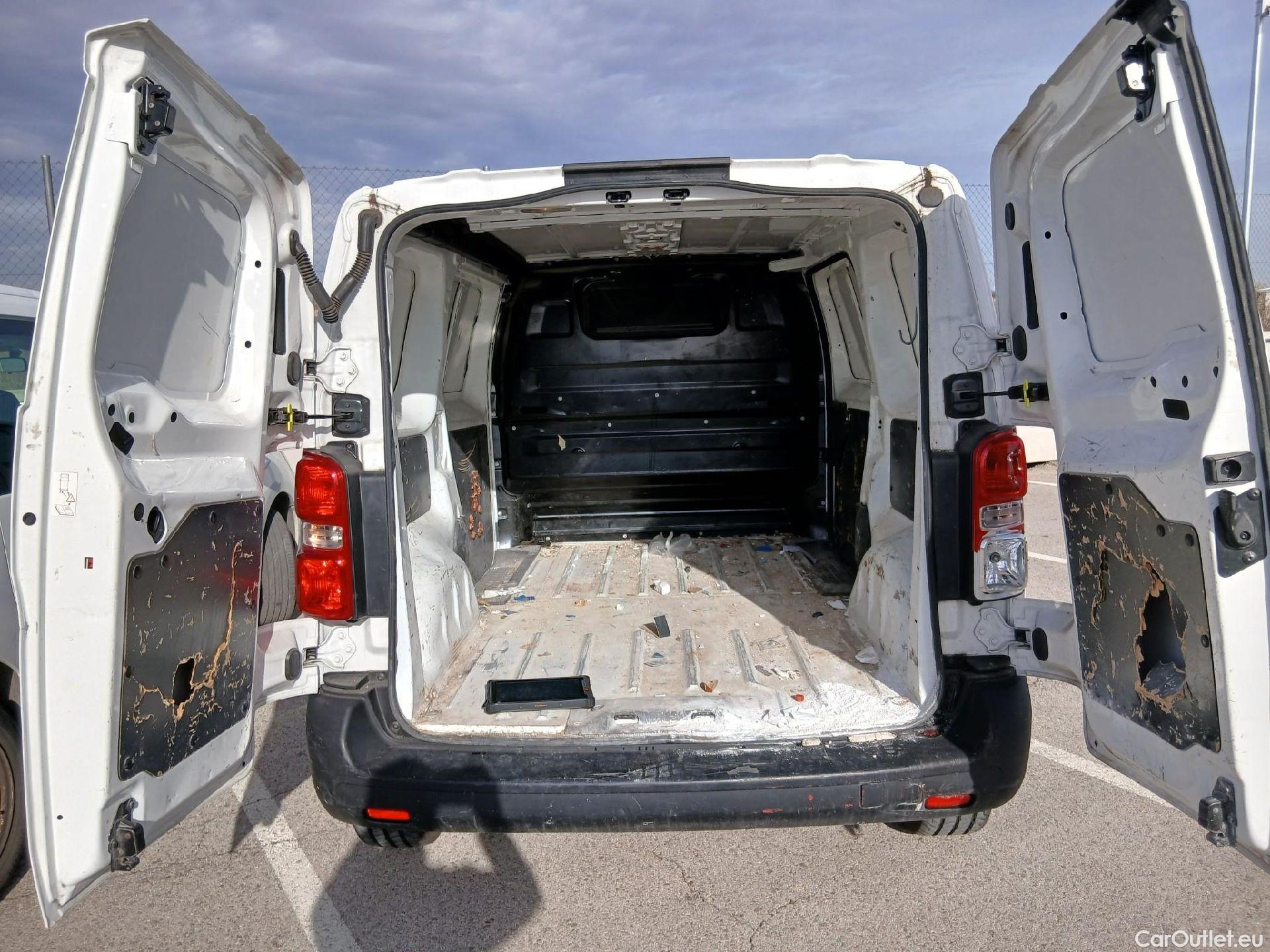  Opel  Vivaro OPEL  / 2019 / 4P / furgón 2.0 Diésel 88kW (120CV) M Inc. Express #46