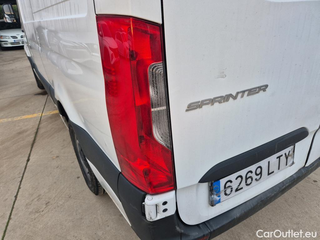  Mercedes  Sprinter MERCEDES-BENZ  / 2018 / 4P / furgón 311 CDI MEDIO 3.5T T. ALTO #32