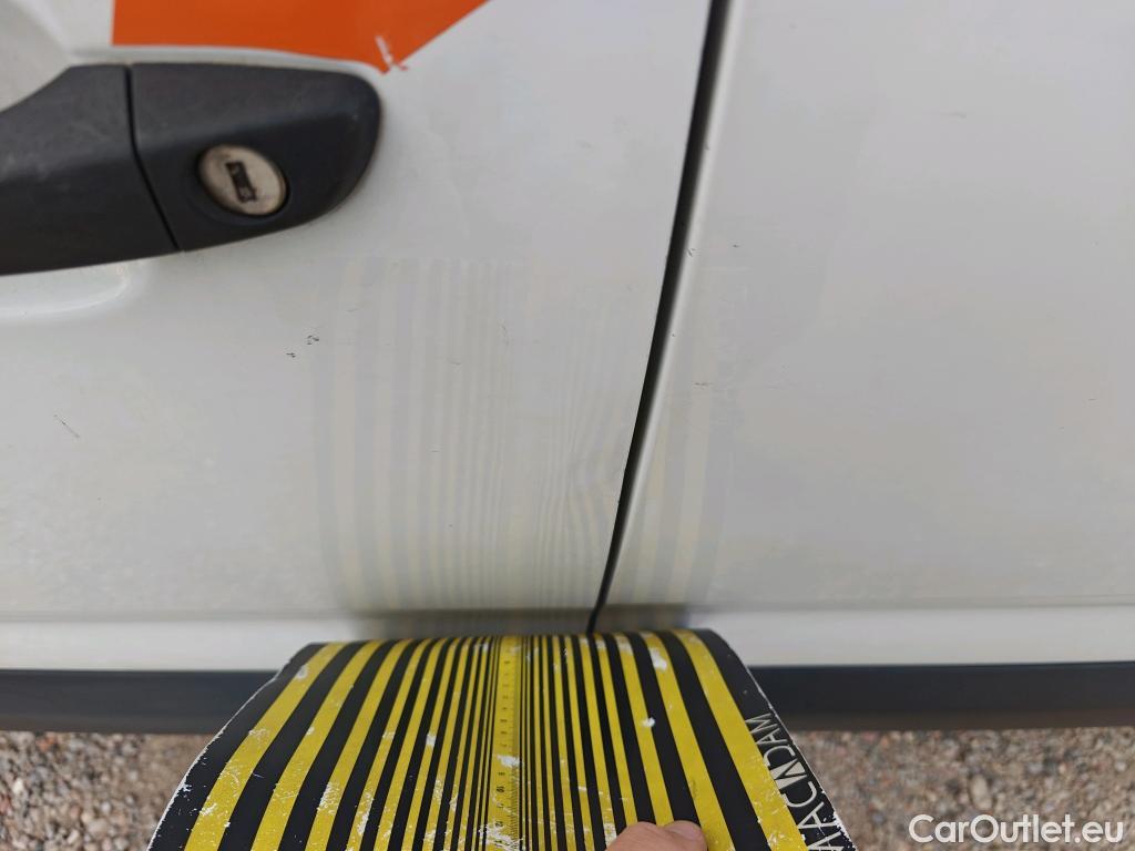  Opel  Combo OPEL  / 2018 / 3P / furgón derivado de turismo 1.6 TD S/S 74kW (100CV) Express L H1 650 #47