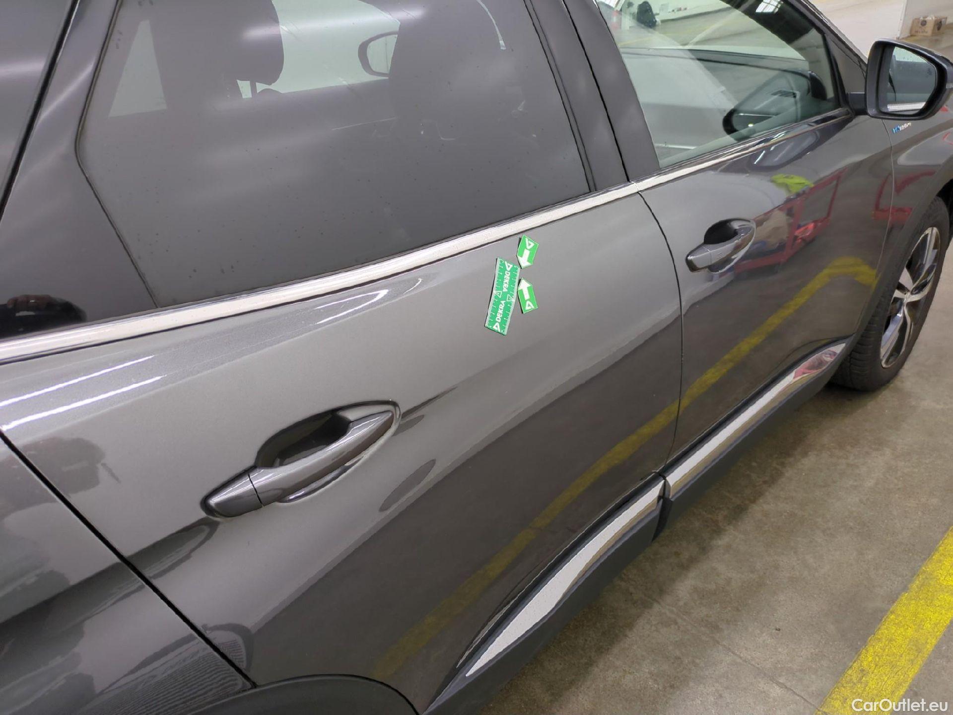  Peugeot  3008 PEUGEOT  / 2016 / 5P / SUV Hybrid4 300 e-EAT8 GT Line #57