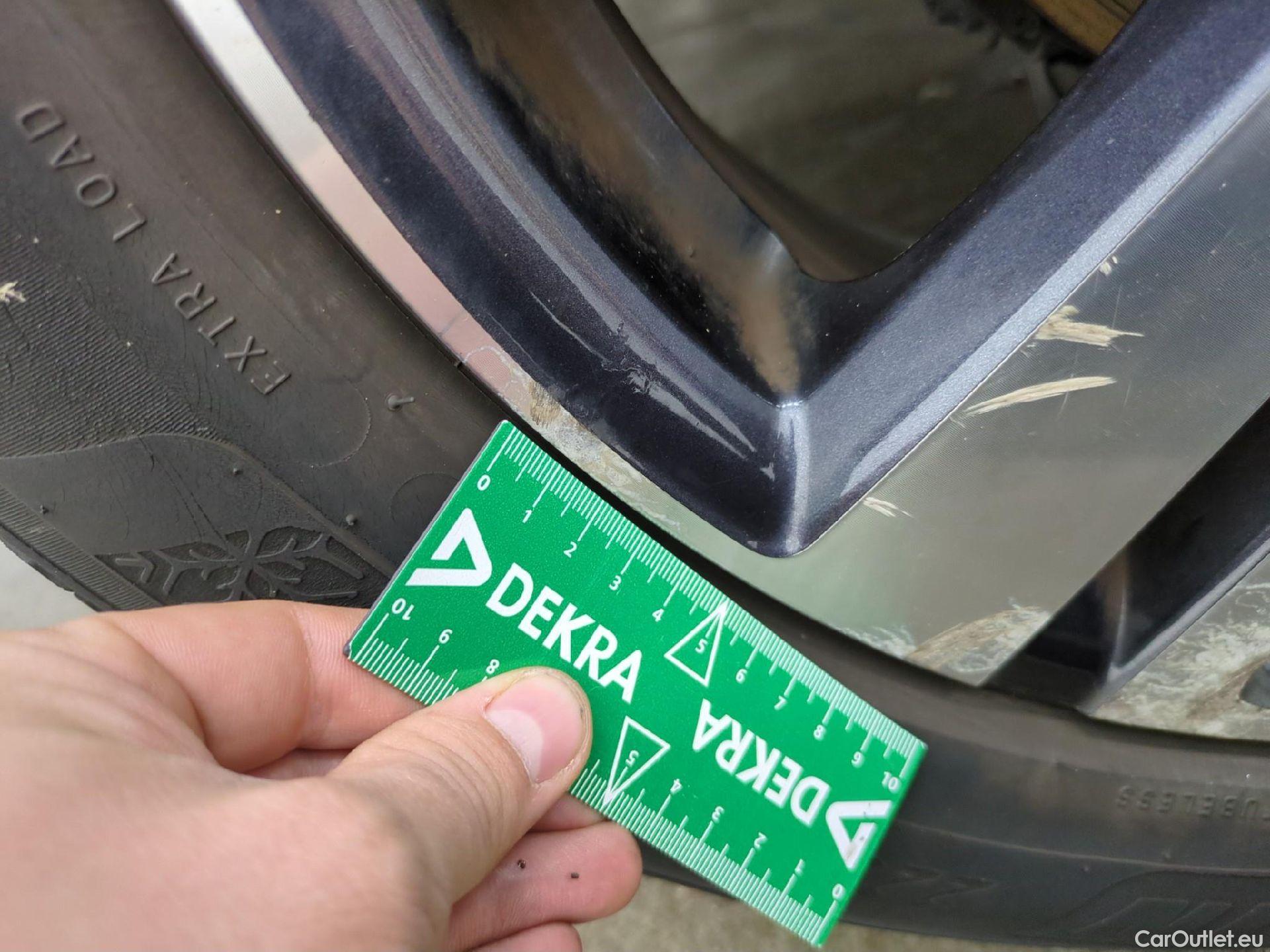  Peugeot  3008 PEUGEOT  / 2016 / 5P / SUV Hybrid4 300 e-EAT8 GT Line #45