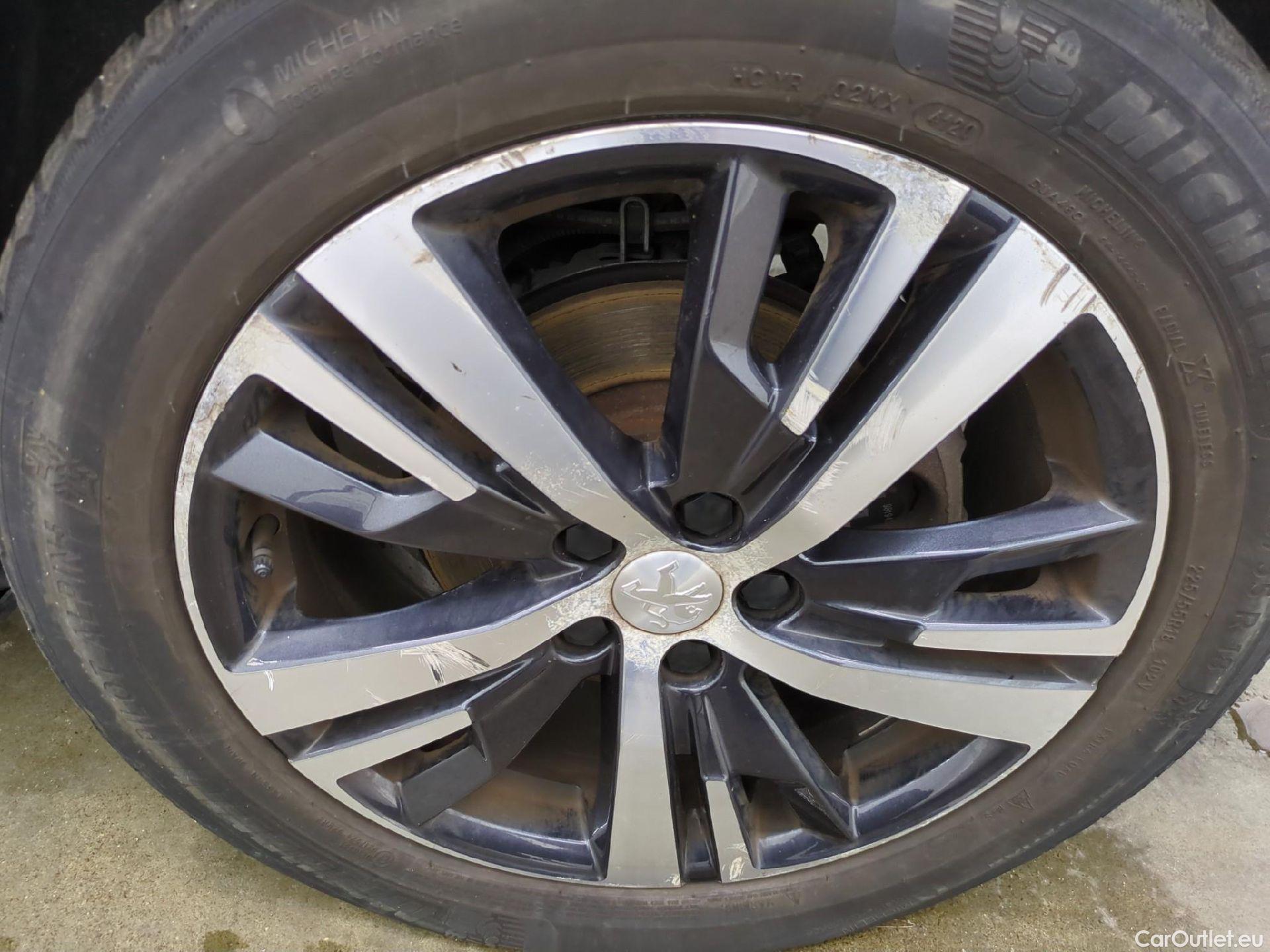  Peugeot  3008 PEUGEOT  / 2016 / 5P / SUV Hybrid4 300 e-EAT8 GT Line #38