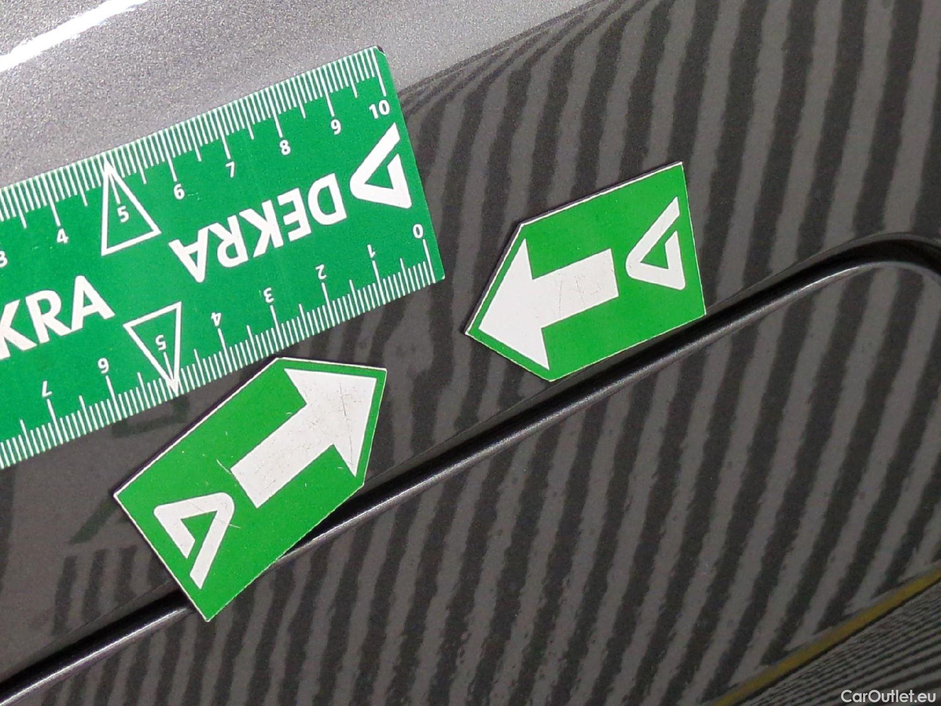  Peugeot  3008 PEUGEOT  / 2016 / 5P / SUV Hybrid4 300 e-EAT8 GT Line #55