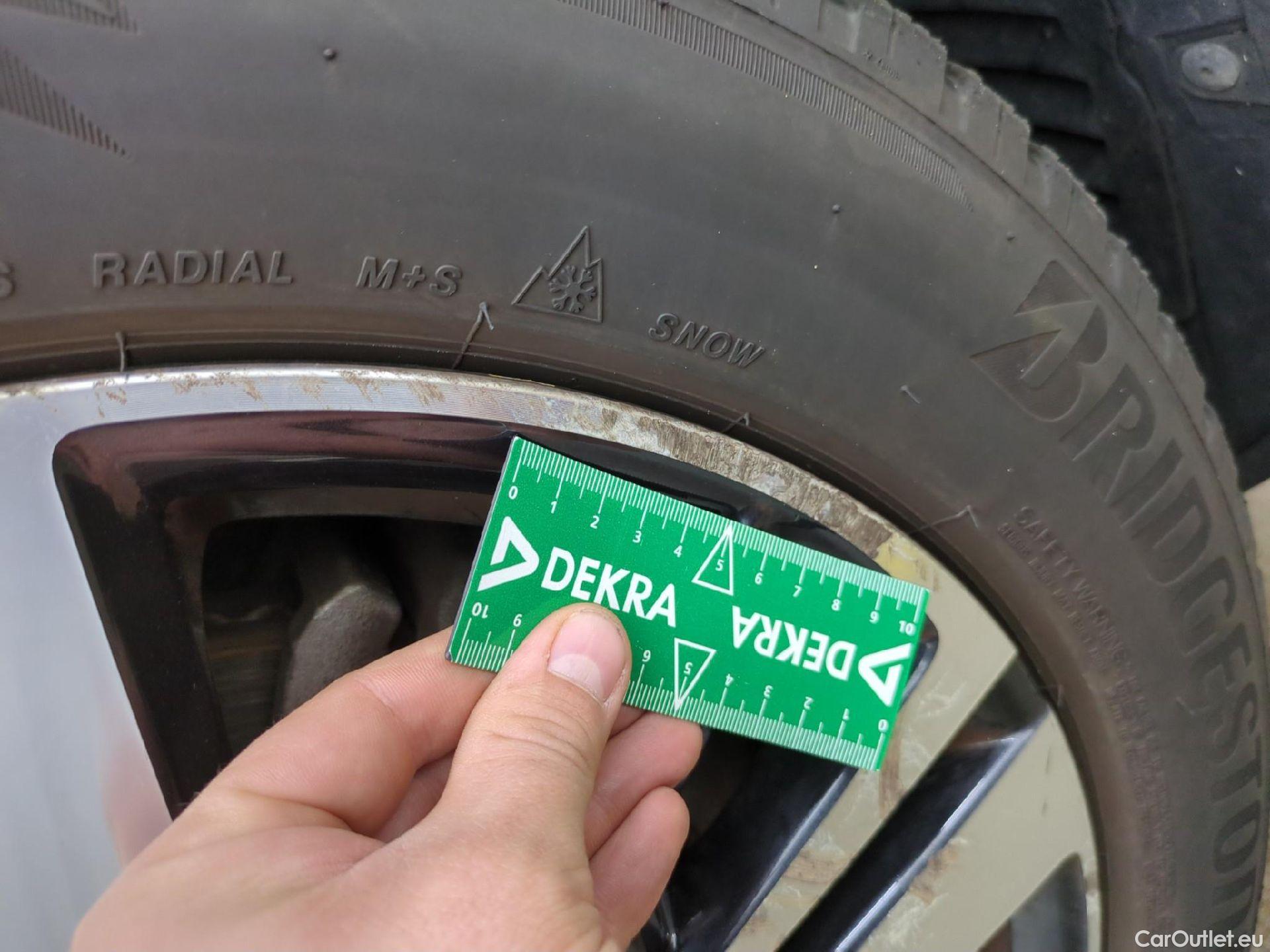  Peugeot  3008 PEUGEOT  / 2016 / 5P / SUV Hybrid4 300 e-EAT8 GT Line #12