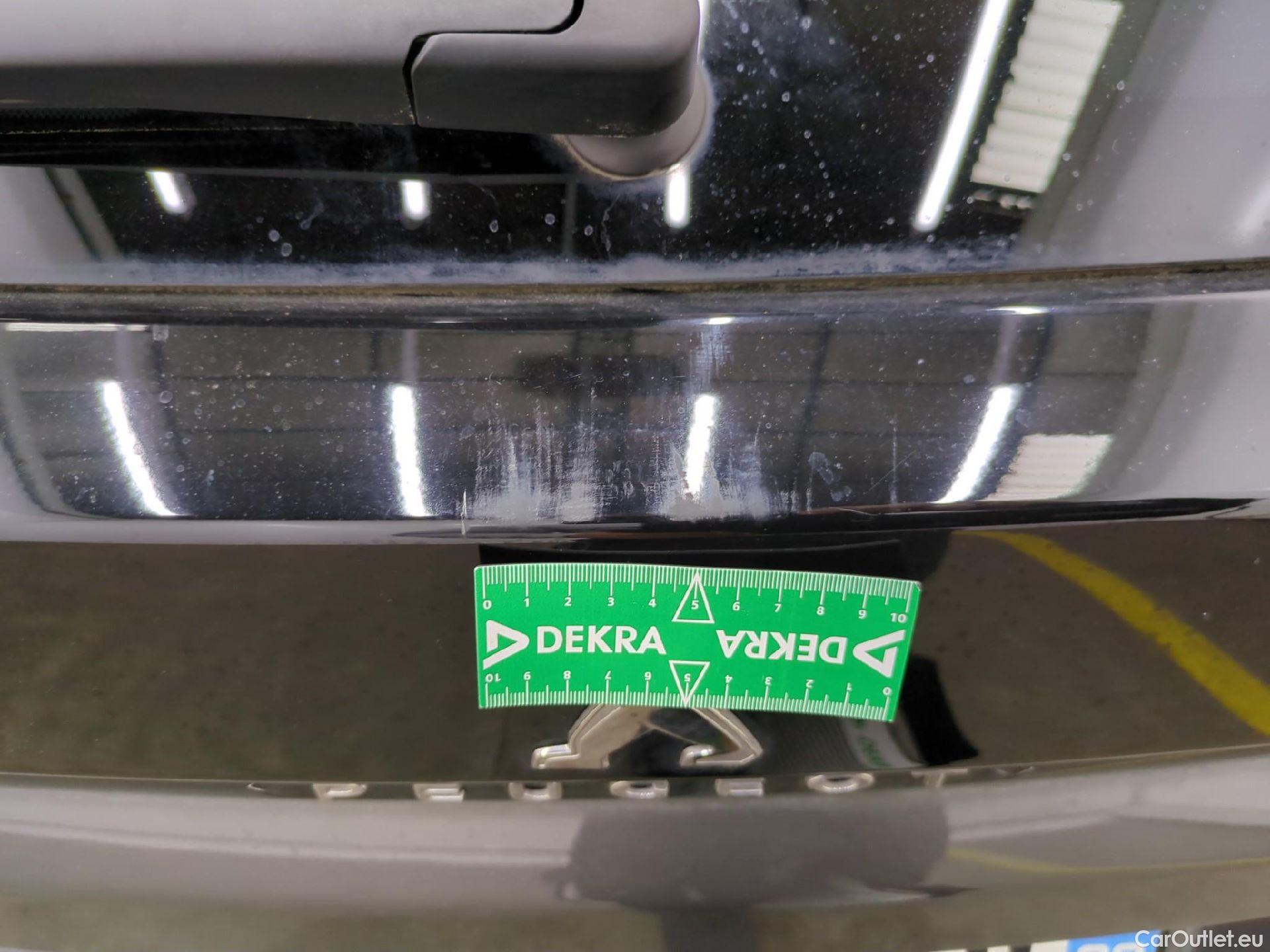  Peugeot  3008 PEUGEOT  / 2016 / 5P / SUV Hybrid4 300 e-EAT8 GT Line #71