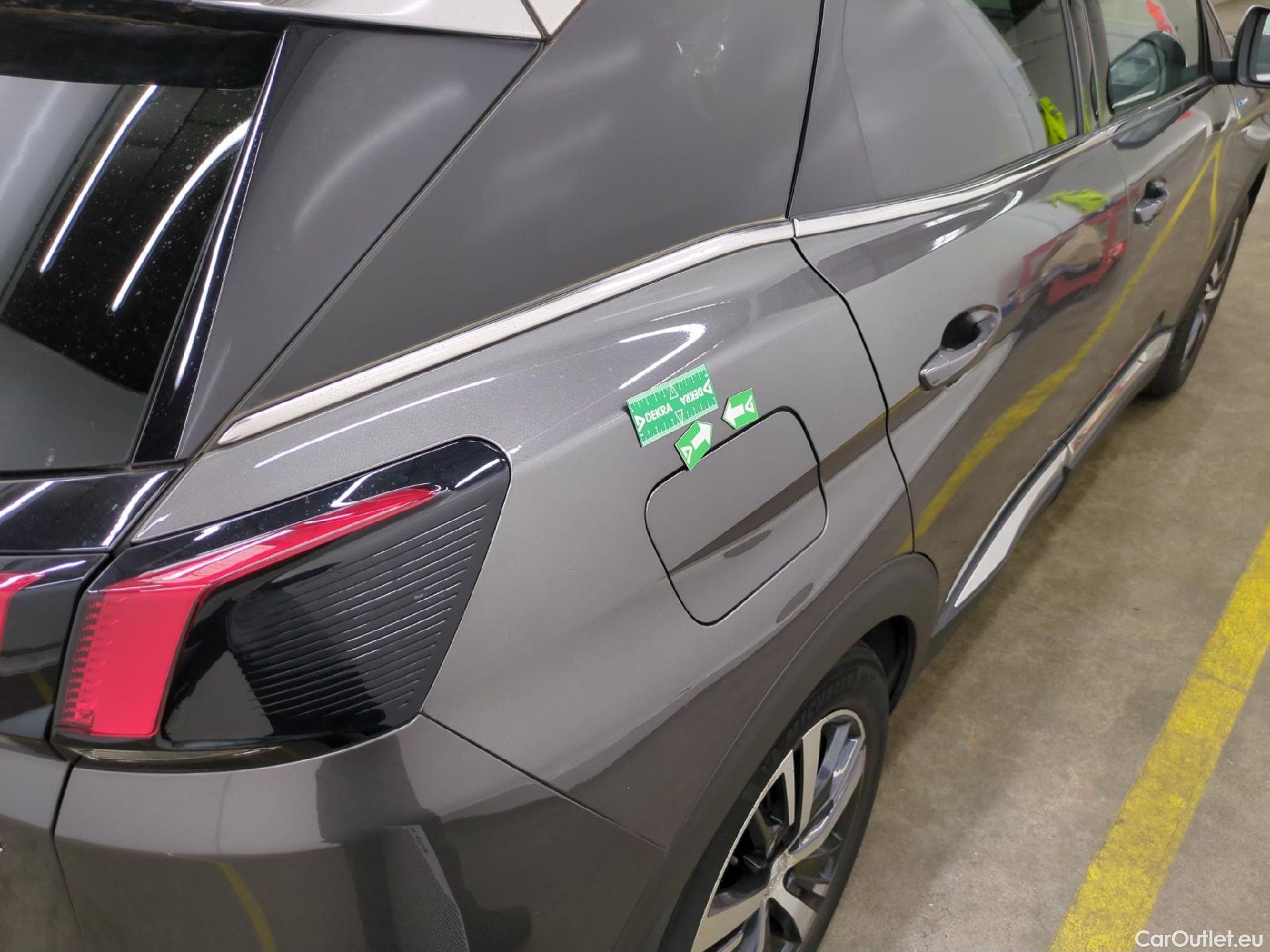  Peugeot  3008 PEUGEOT  / 2016 / 5P / SUV Hybrid4 300 e-EAT8 GT Line #54