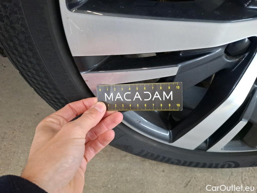  Peugeot  3008 PEUGEOT  / 2016 / 5P / SUV Puretech 180 S&S EAT8 GT LINE #76