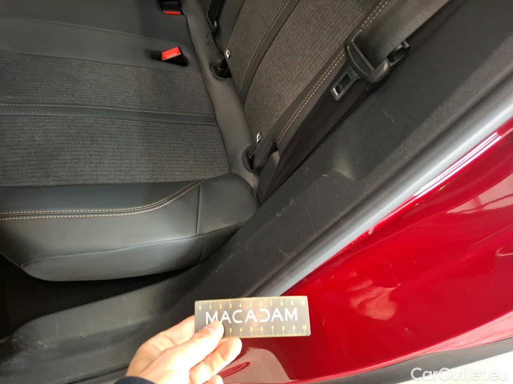  Peugeot  3008 PEUGEOT  / 2016 / 5P / SUV Puretech 180 S&S EAT8 GT LINE #49