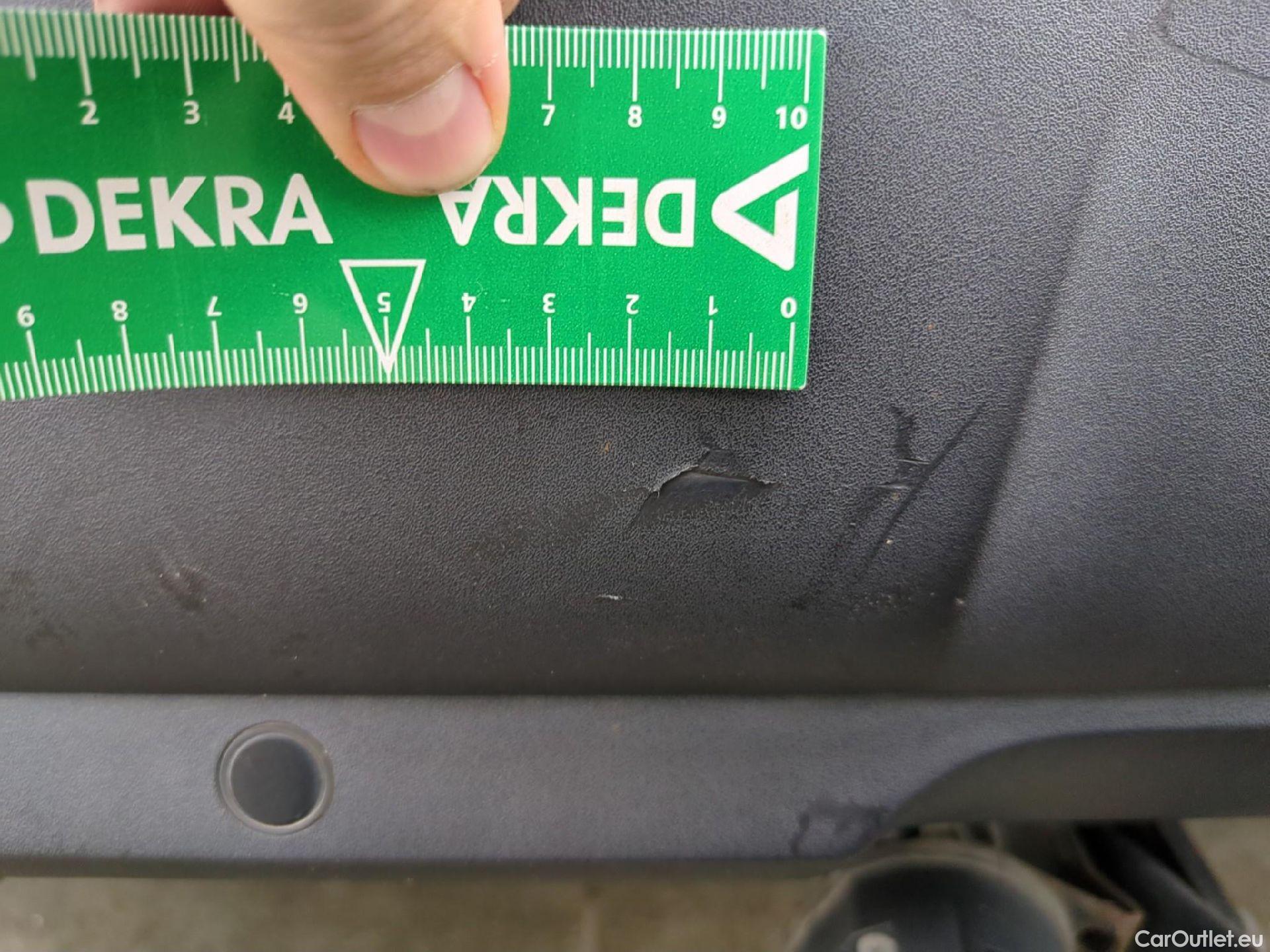  Peugeot  3008 PEUGEOT  / 2016 / 5P / SUV Hybrid4 300 e-EAT8 GT Line #74