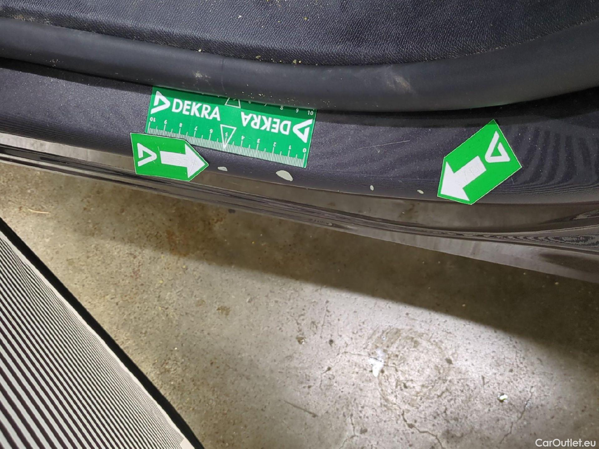  Peugeot  3008 PEUGEOT  / 2016 / 5P / SUV Hybrid4 300 e-EAT8 GT Line #9