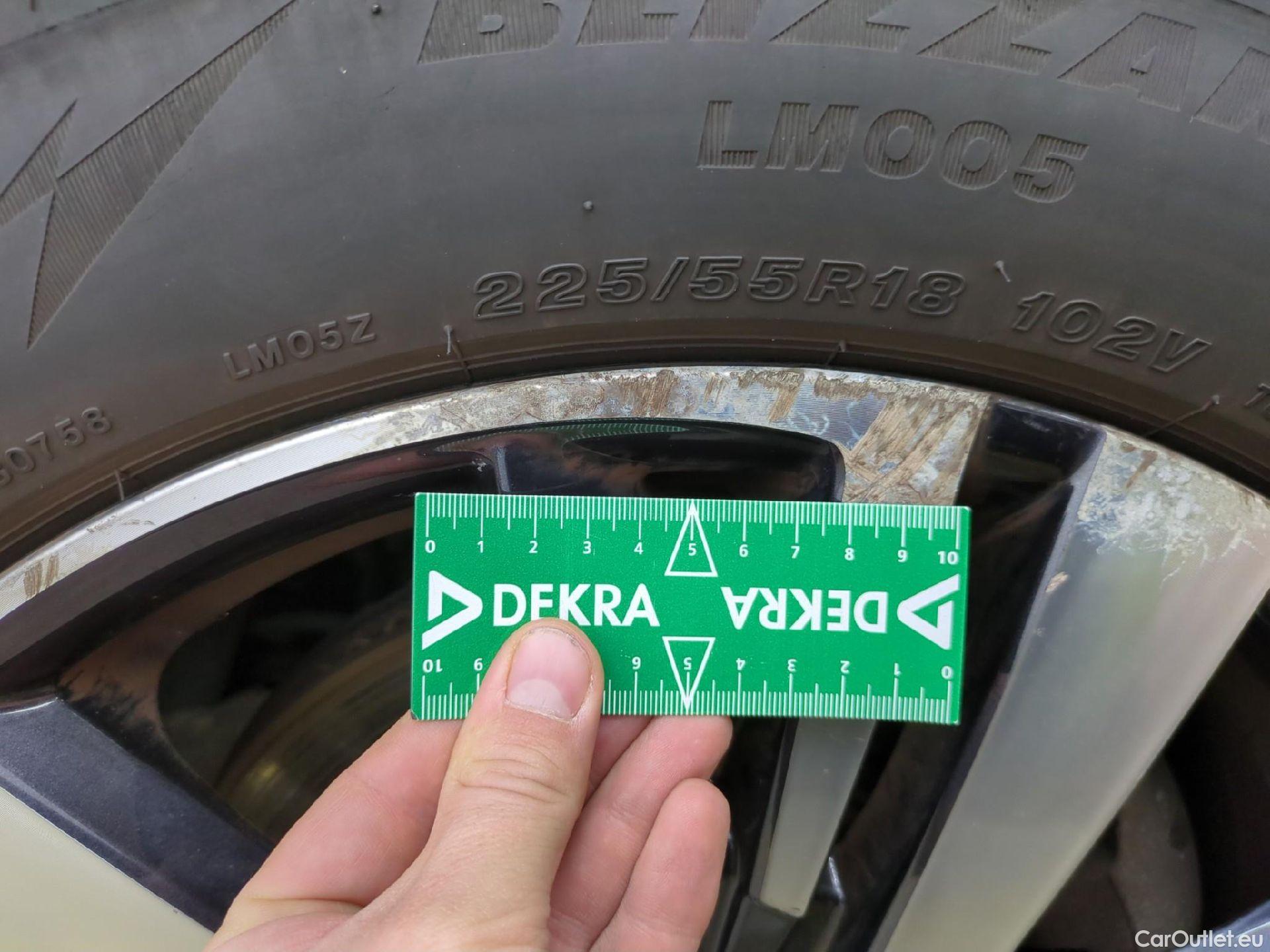  Peugeot  3008 PEUGEOT  / 2016 / 5P / SUV Hybrid4 300 e-EAT8 GT Line #16