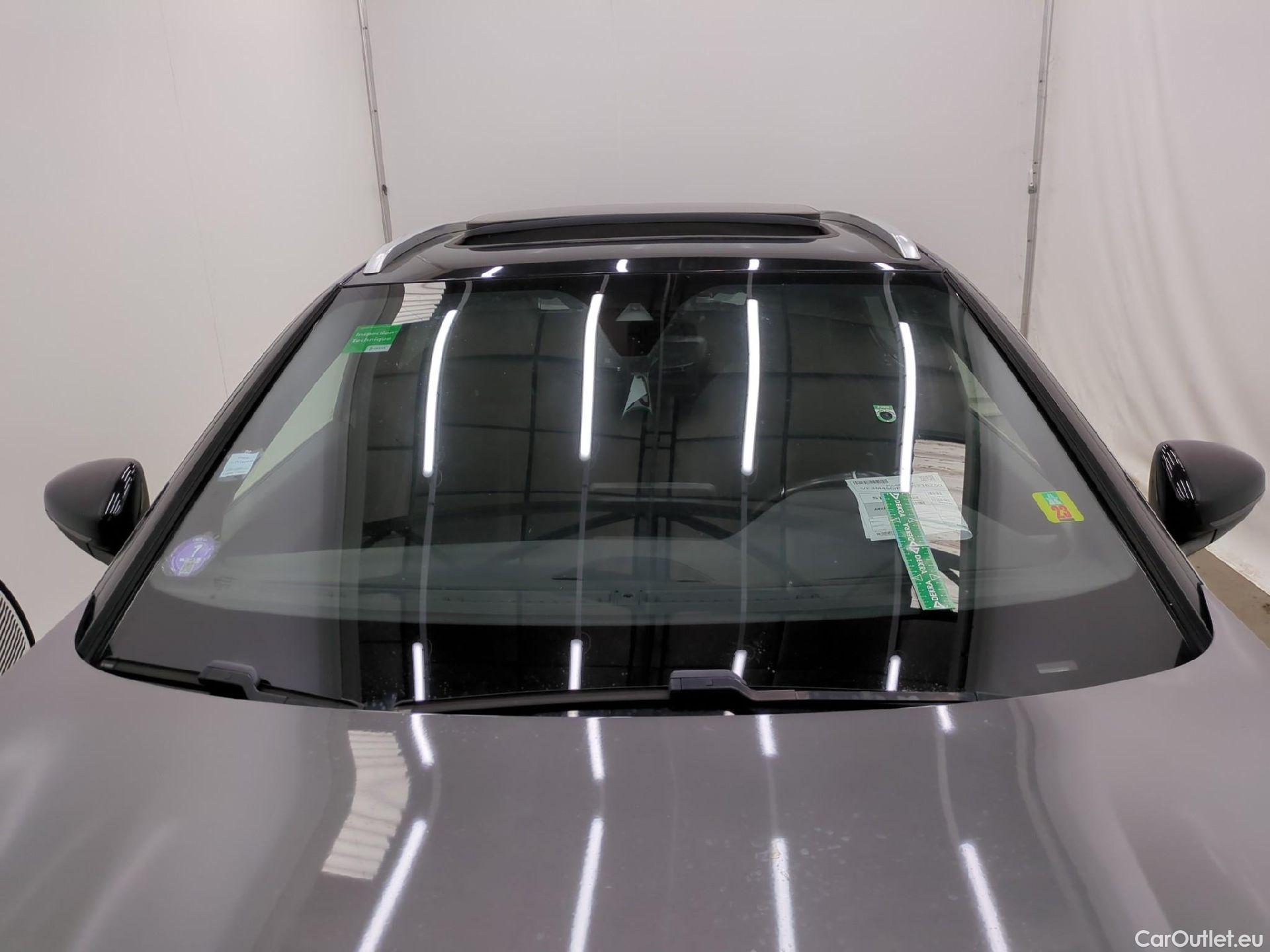  Peugeot  3008 PEUGEOT  / 2016 / 5P / SUV Hybrid4 300 e-EAT8 GT Line #4