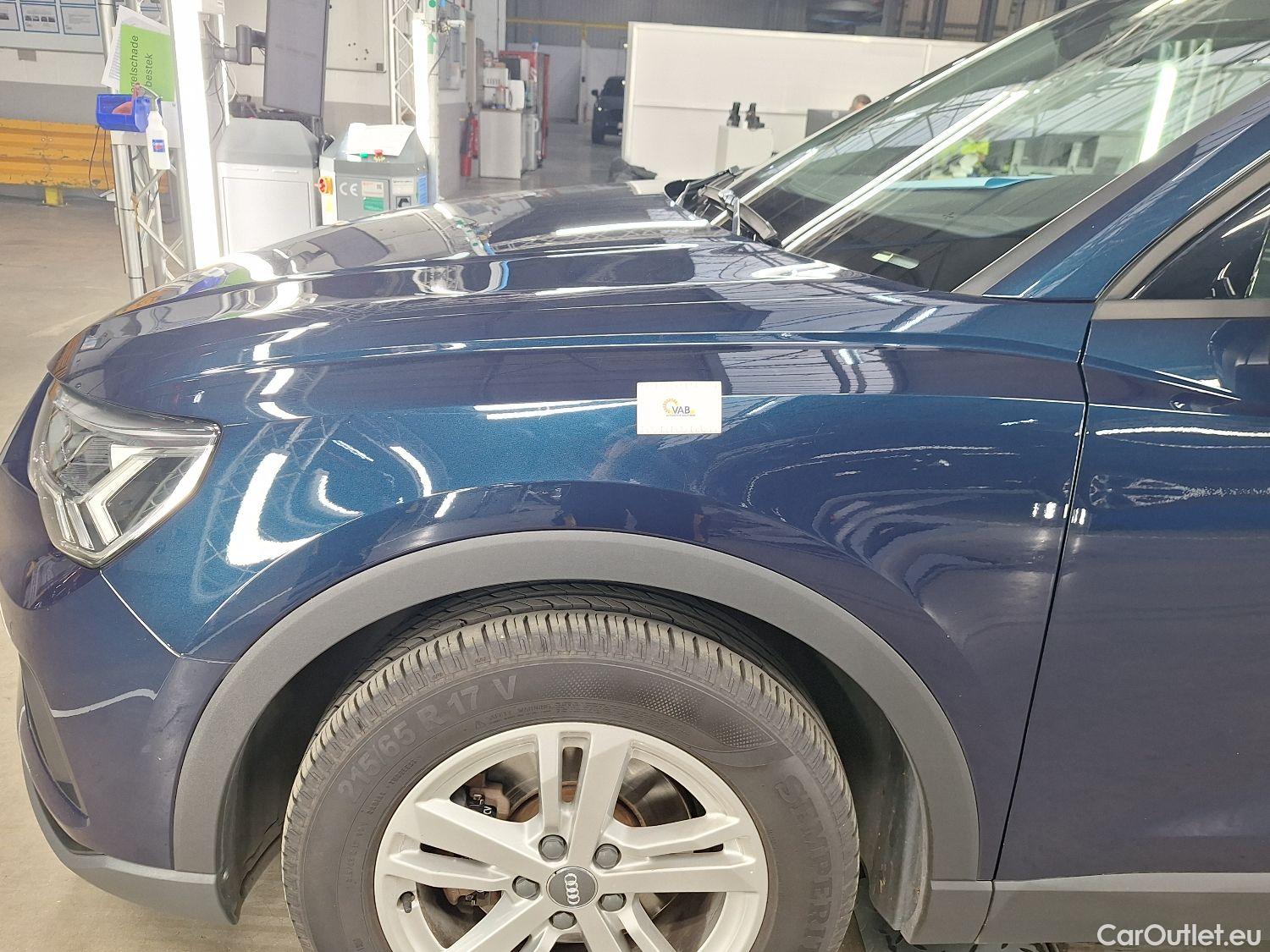  Audi  Q3 Audi,  '18, Audi  35 TDI S Tronic Business Edition 5d #40