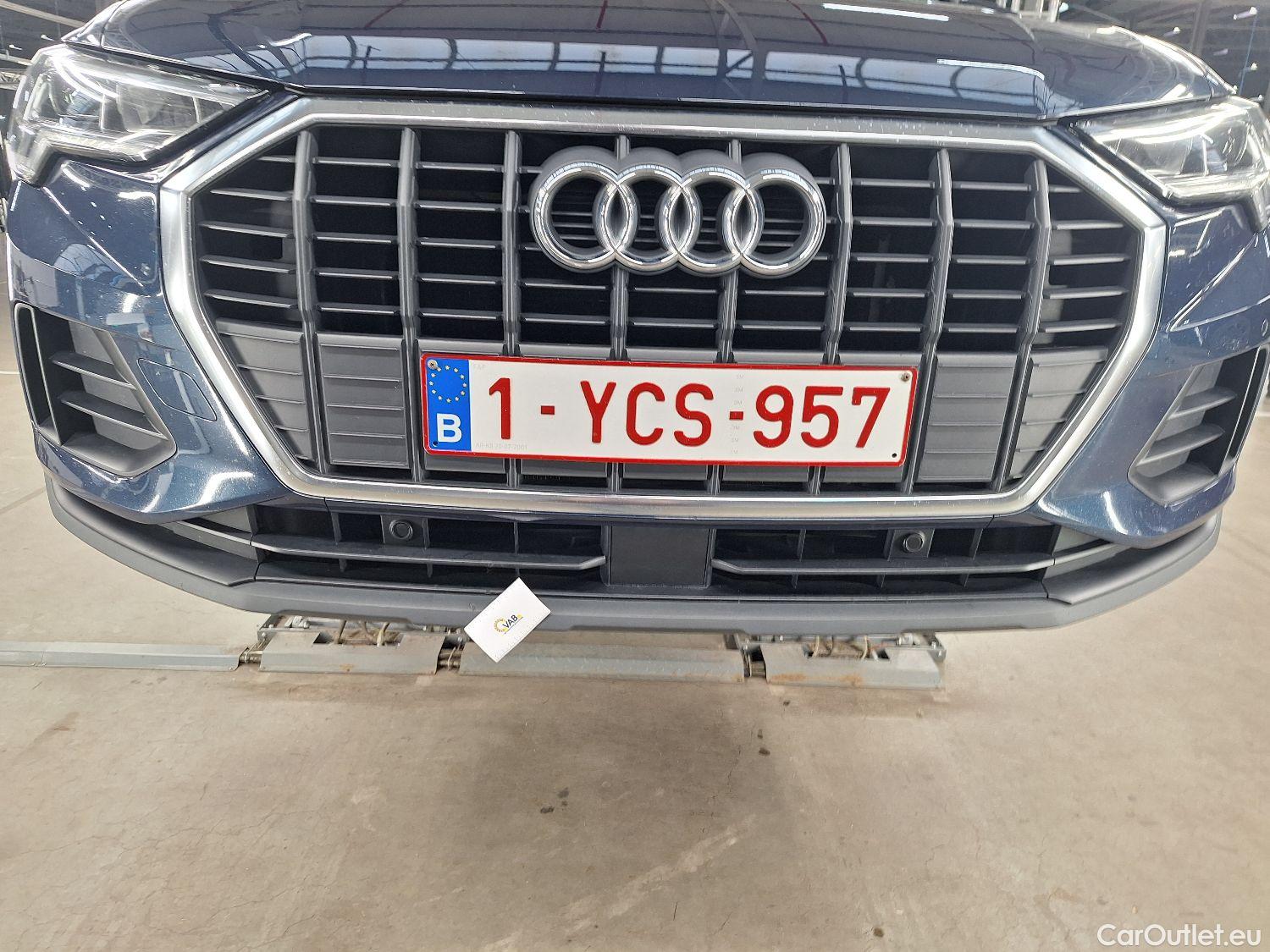  Audi  Q3 Audi,  '18, Audi  35 TDI S Tronic Business Edition 5d #15