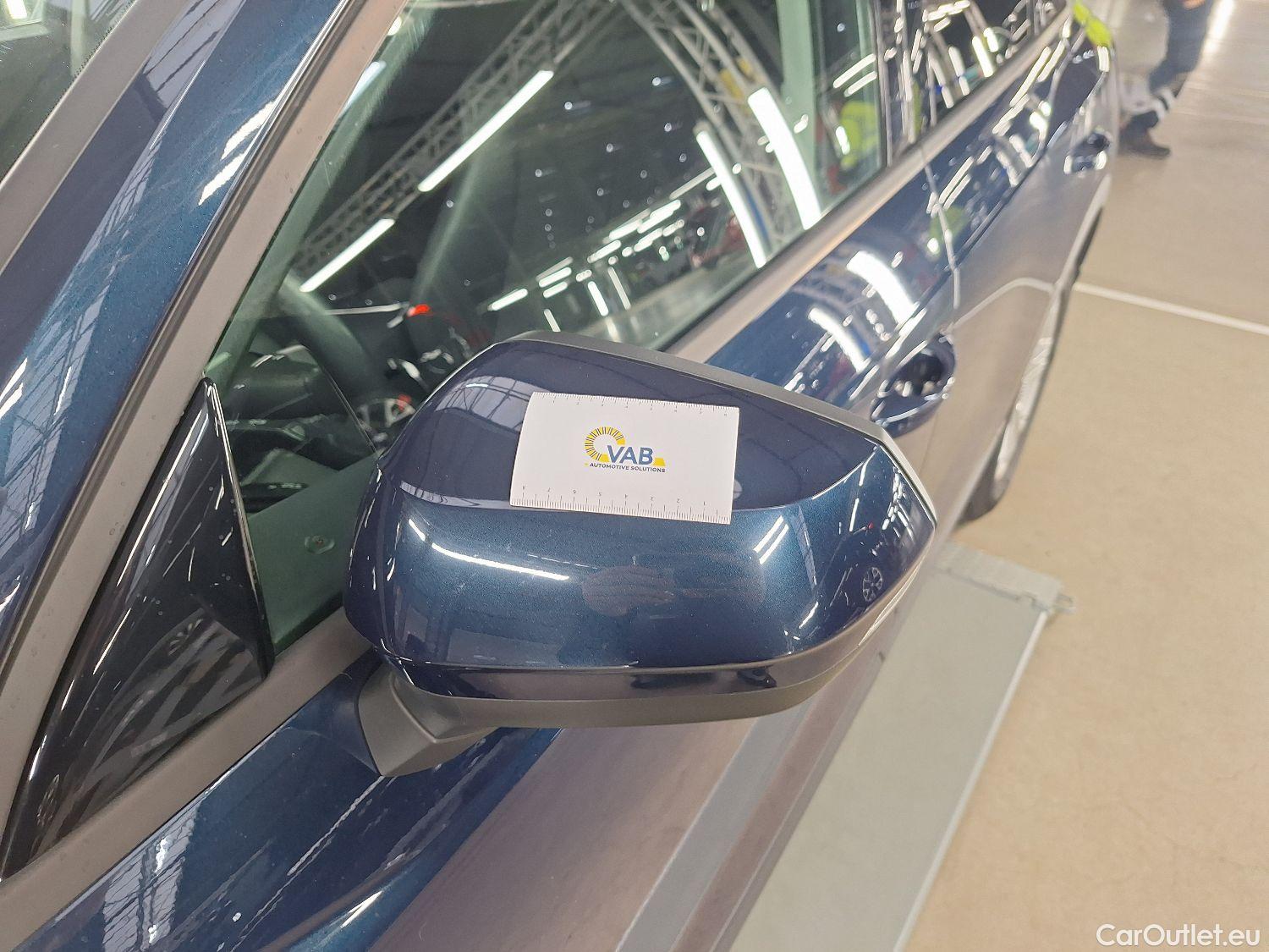  Audi  Q3 Audi,  '18, Audi  35 TDI S Tronic Business Edition 5d #38