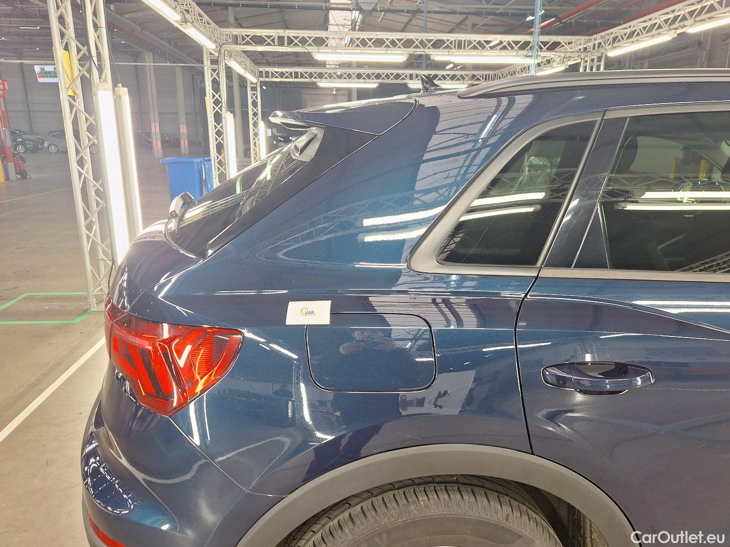  Audi  Q3 Audi,  '18, Audi  35 TDI S Tronic Business Edition 5d #32