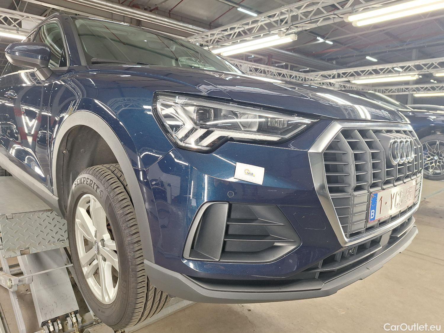  Audi  Q3 Audi,  '18, Audi  35 TDI S Tronic Business Edition 5d #11