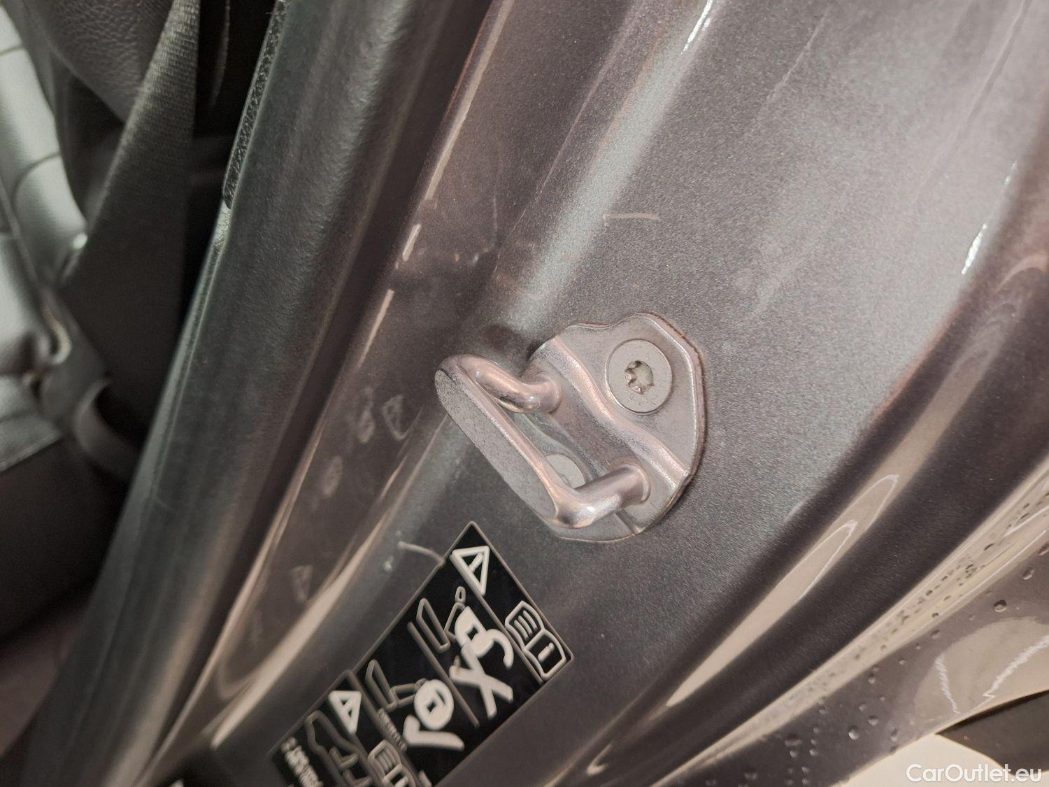  Mercedes  GLB Mercedes,  '19, Mercedes-Benz   200 d 4MATIC Business Soluti 7pl #58