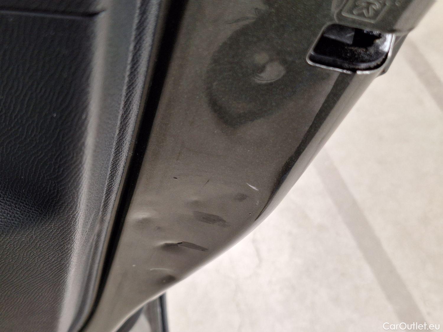  Peugeot  5008 Peugeot,  '16, Peugeot  1.2 PureTech 96kW S&S EAT8 Active 5d #31