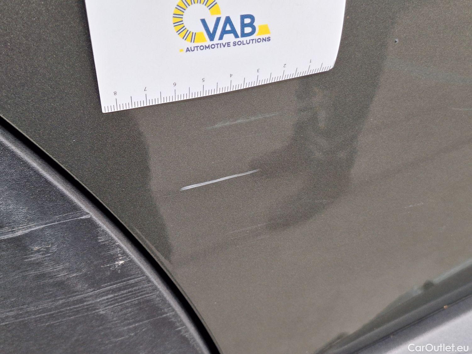  Peugeot  5008 Peugeot,  '16, Peugeot  1.2 PureTech 96kW S&S EAT8 Active 5d #17