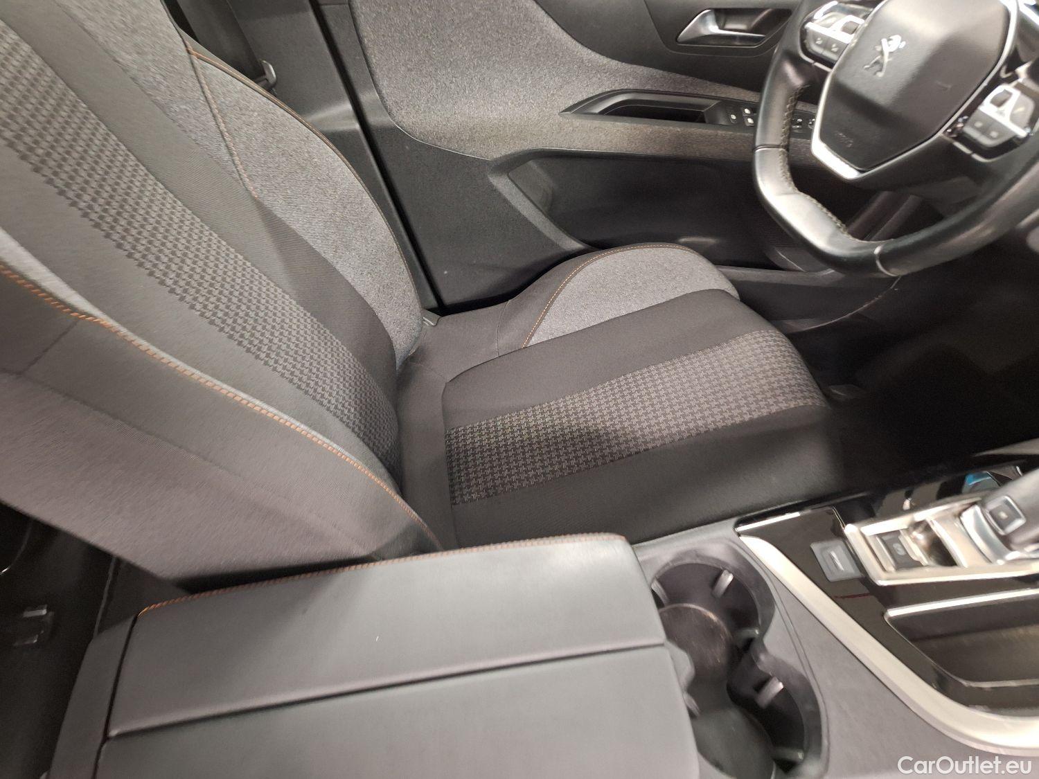  Peugeot  5008 Peugeot,  '16, Peugeot  1.2 PureTech 96kW S&S EAT8 Active 5d #56