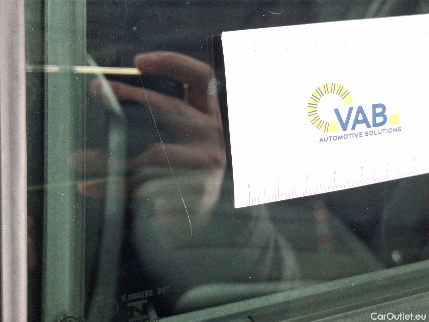  Peugeot  5008 Peugeot,  '16, Peugeot  1.2 PureTech 96kW S&S EAT8 Active 5d #48