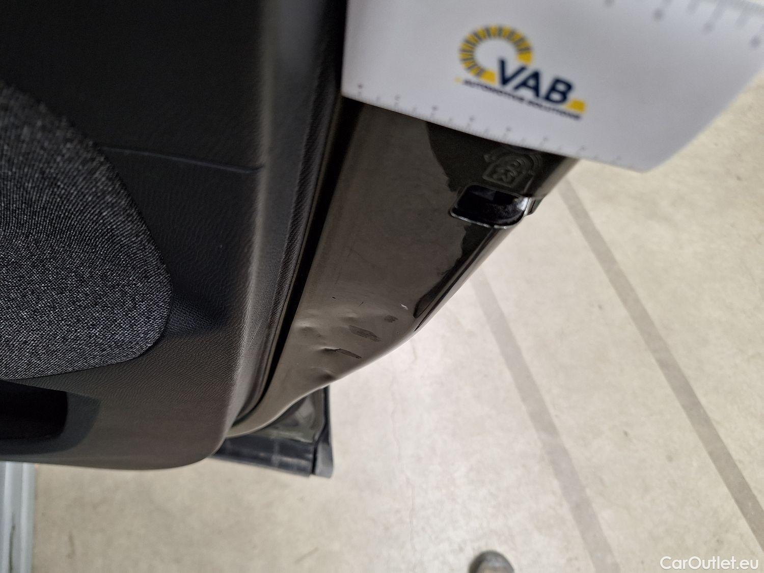  Peugeot  5008 Peugeot,  '16, Peugeot  1.2 PureTech 96kW S&S EAT8 Active 5d #32