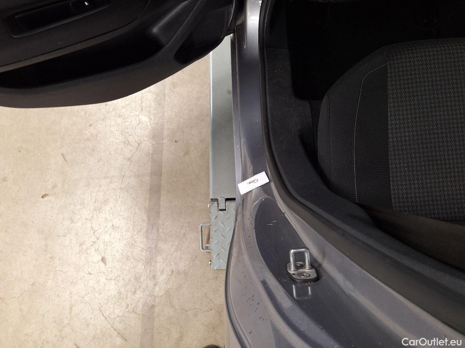  Peugeot  308 Peugeot,  SW FL'17, Peugeot  SW 1.2 PureTech 130 S&S Active 5d #40