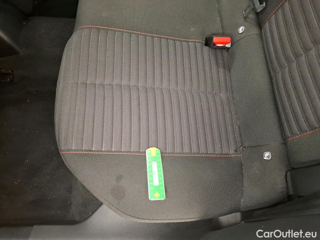  Peugeot  2008 PEUGEOT  / 2019 / 5P / Crossover PureTech 100 S&S ACTIVE BUSINESS #4