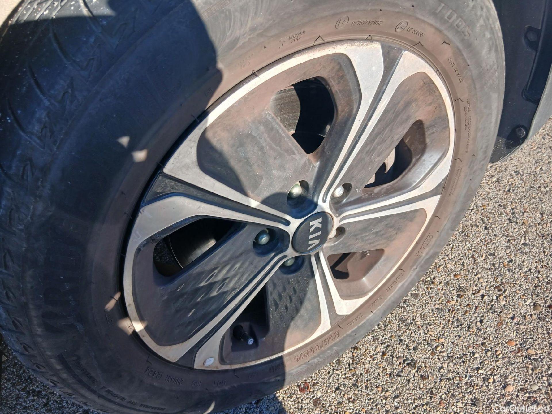  KIA  XCeed KIA  1.6 GDi PHEV 104kW (141CV) eDrive (AC) #46