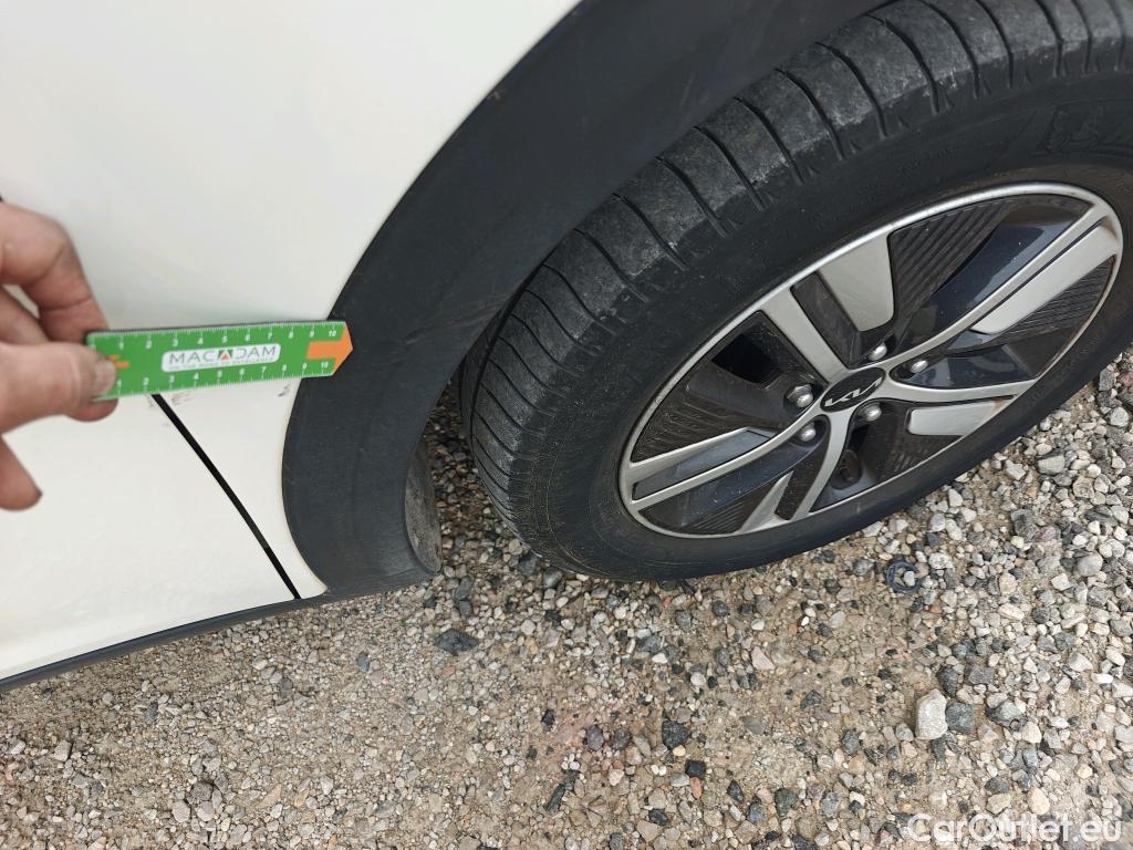  KIA  Niro KIA  / 2019 / 5P / crossover 1.6 GDi PHEV 104kW (141CV) Drive #20