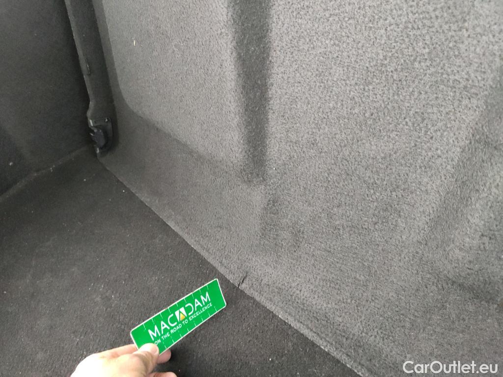  Toyota  C-HR TOYOTA  / 2019 / 5P / todoterreno 1.8 125H Active #3