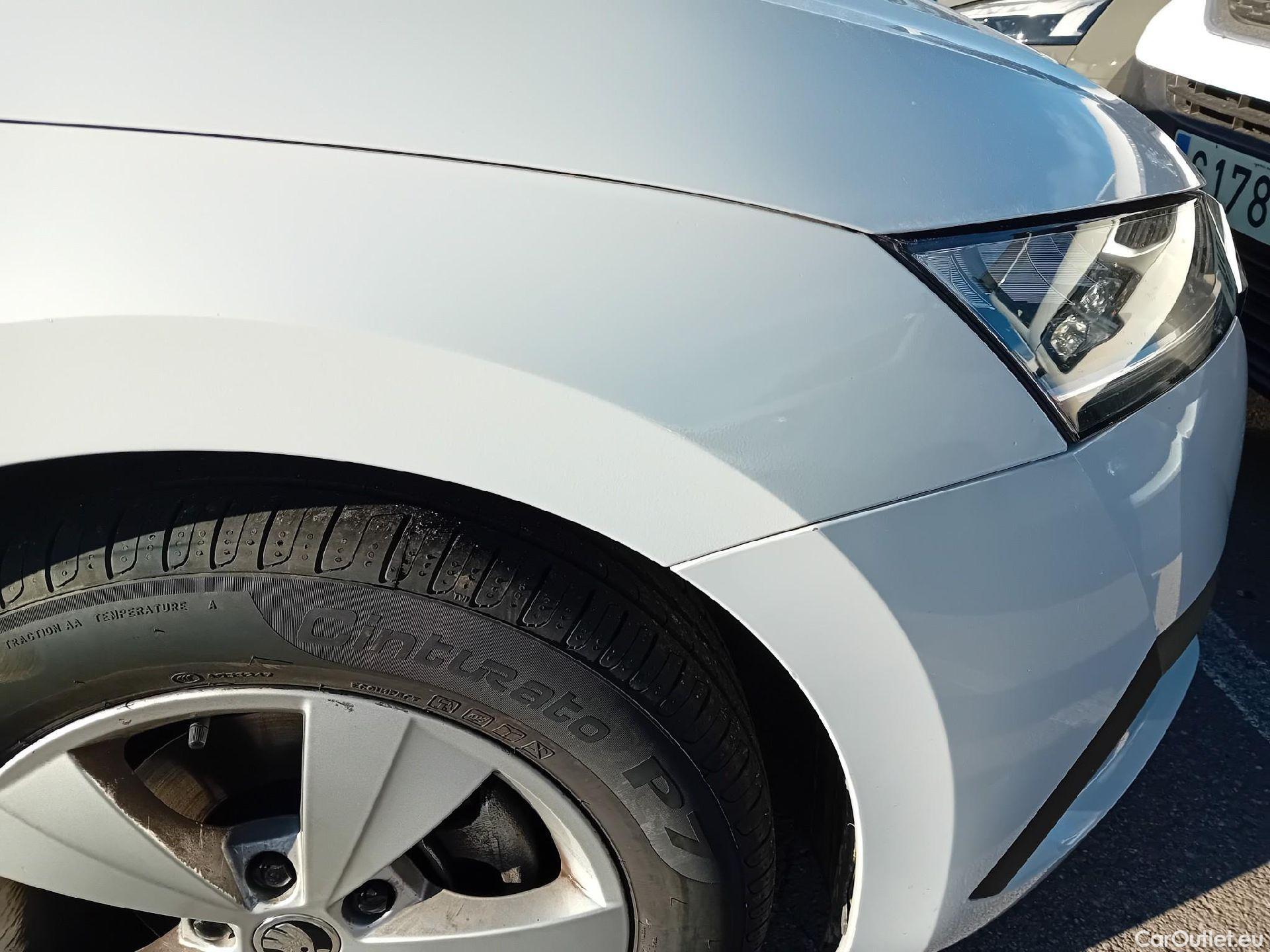  Skoda  Octavia SKODA  / 2020 / 5P / familiar Combi 1.0 TSI 81kW(110CV) DSG mHEV Ambi. #21