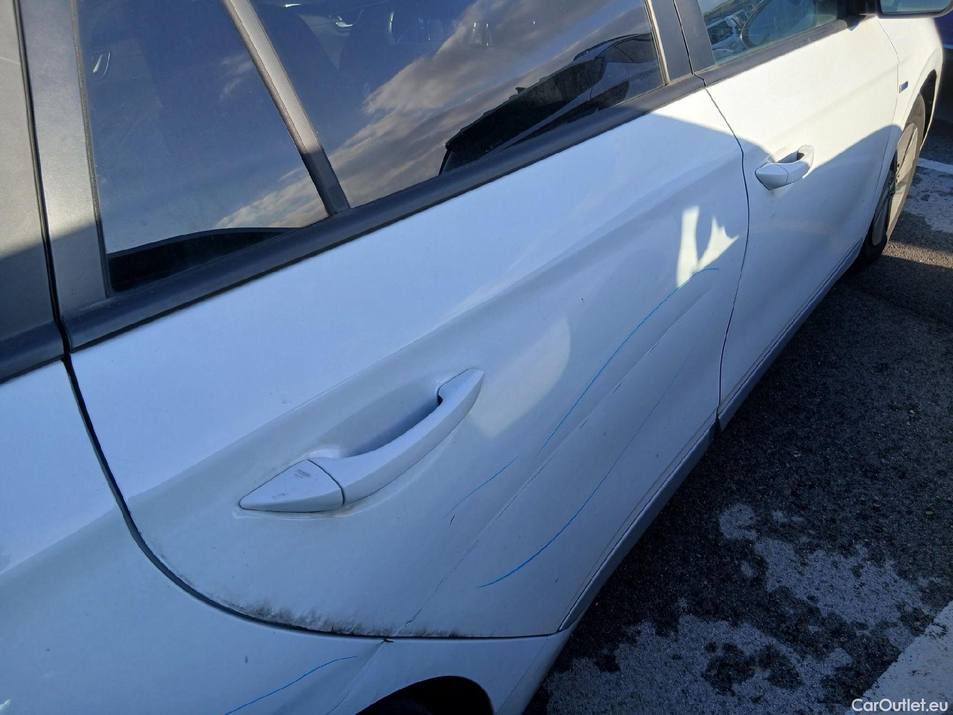  Hyundai   Ioniq HYUNDAI / 2019 / 5P / berlina con portón 1.6 GDI HEV Klass DCT #39