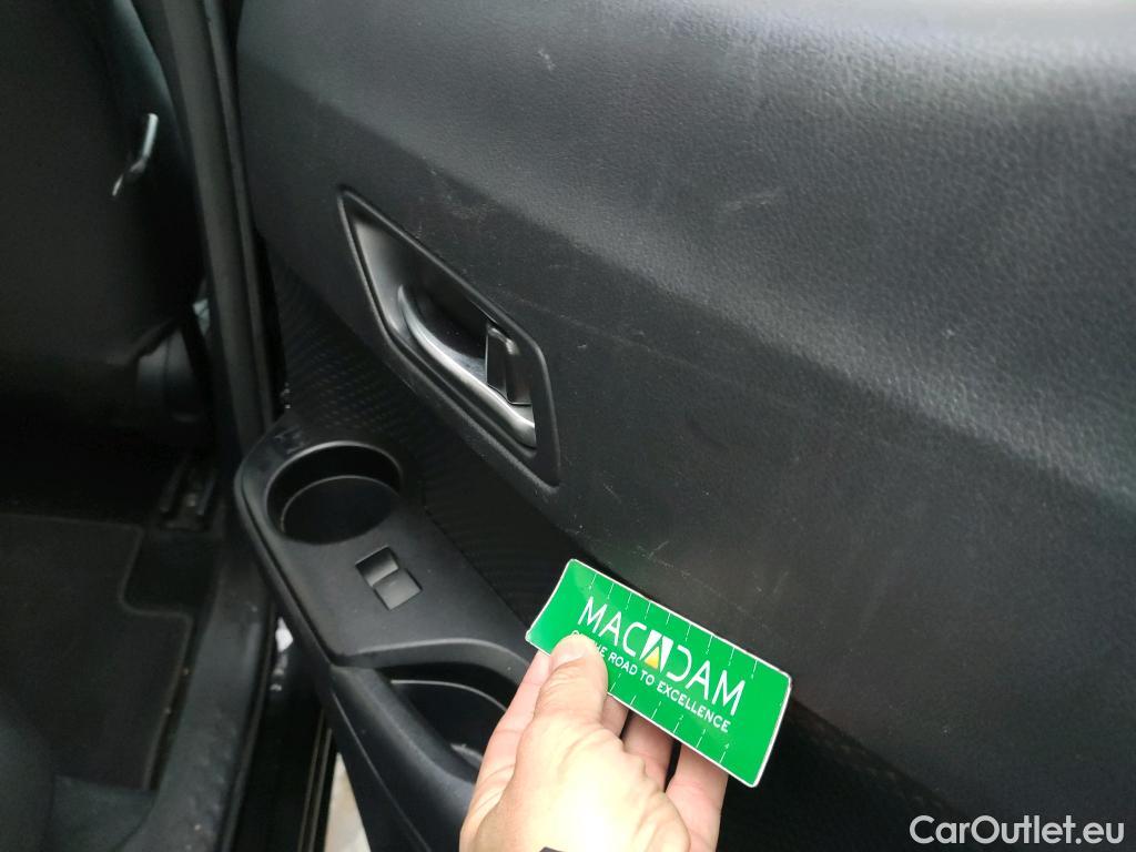  Toyota  C-HR TOYOTA  / 2019 / 5P / todoterreno 1.8 125H Active #15