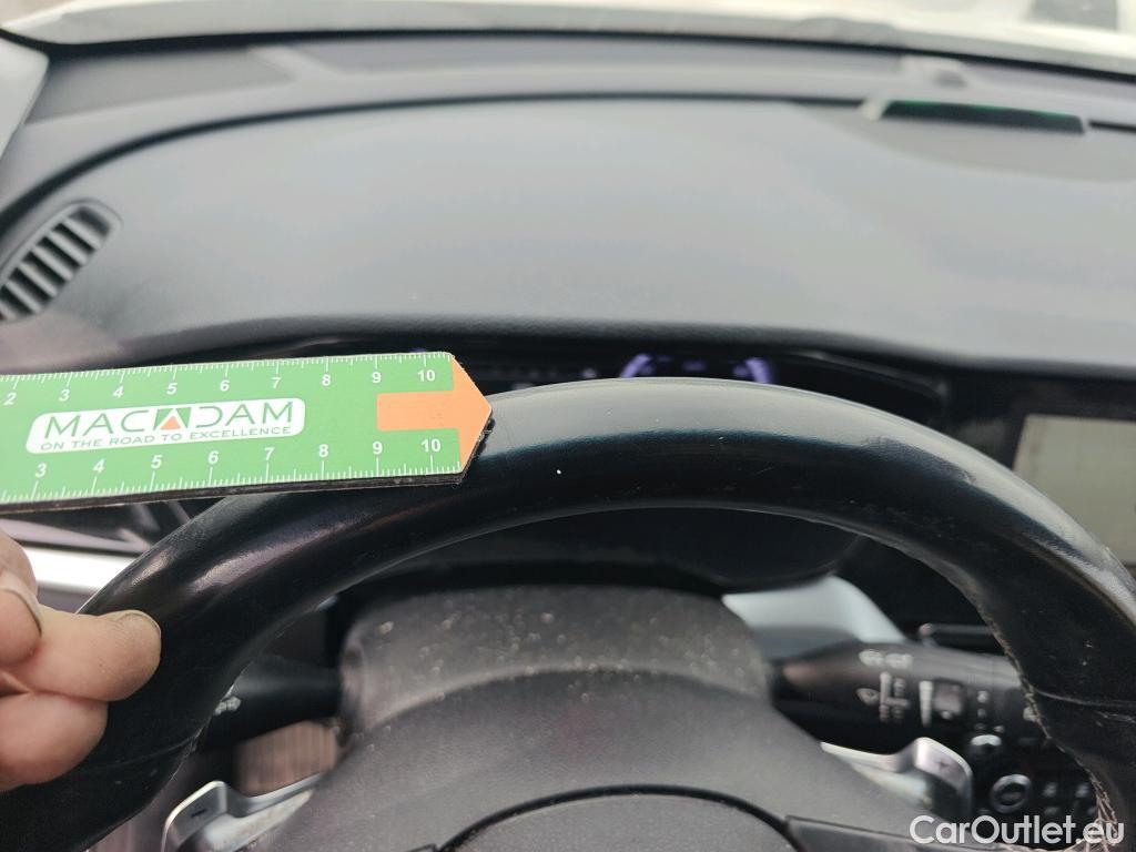  KIA  Niro KIA  / 2019 / 5P / crossover 1.6 GDi PHEV 104kW (141CV) Drive #8