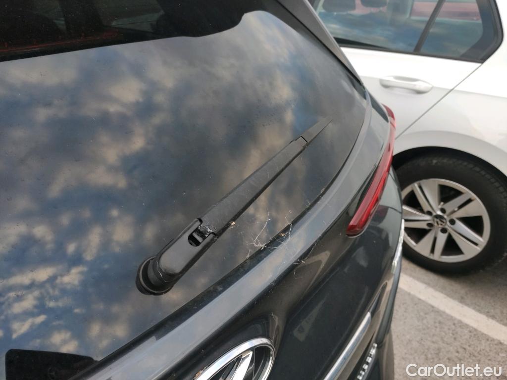  Hyundai  Konna HYUNDAI Kona / 2017 / 5P / todoterreno 1.6 GDI HEV Style Sky DT #3