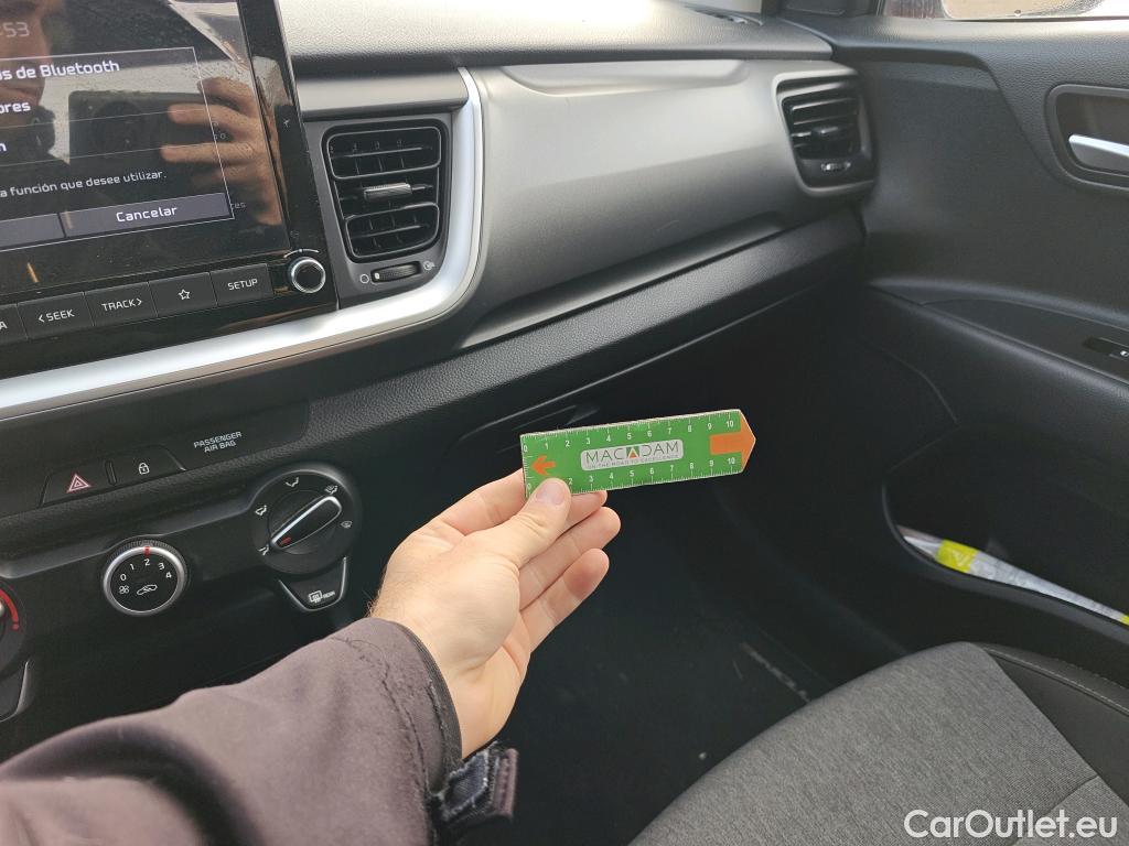  KIA  STONIC KIA  / 2017 / 5P / todoterreno 1.0 T-GDi 74kW (100CV) MHEV iMT Concept #30