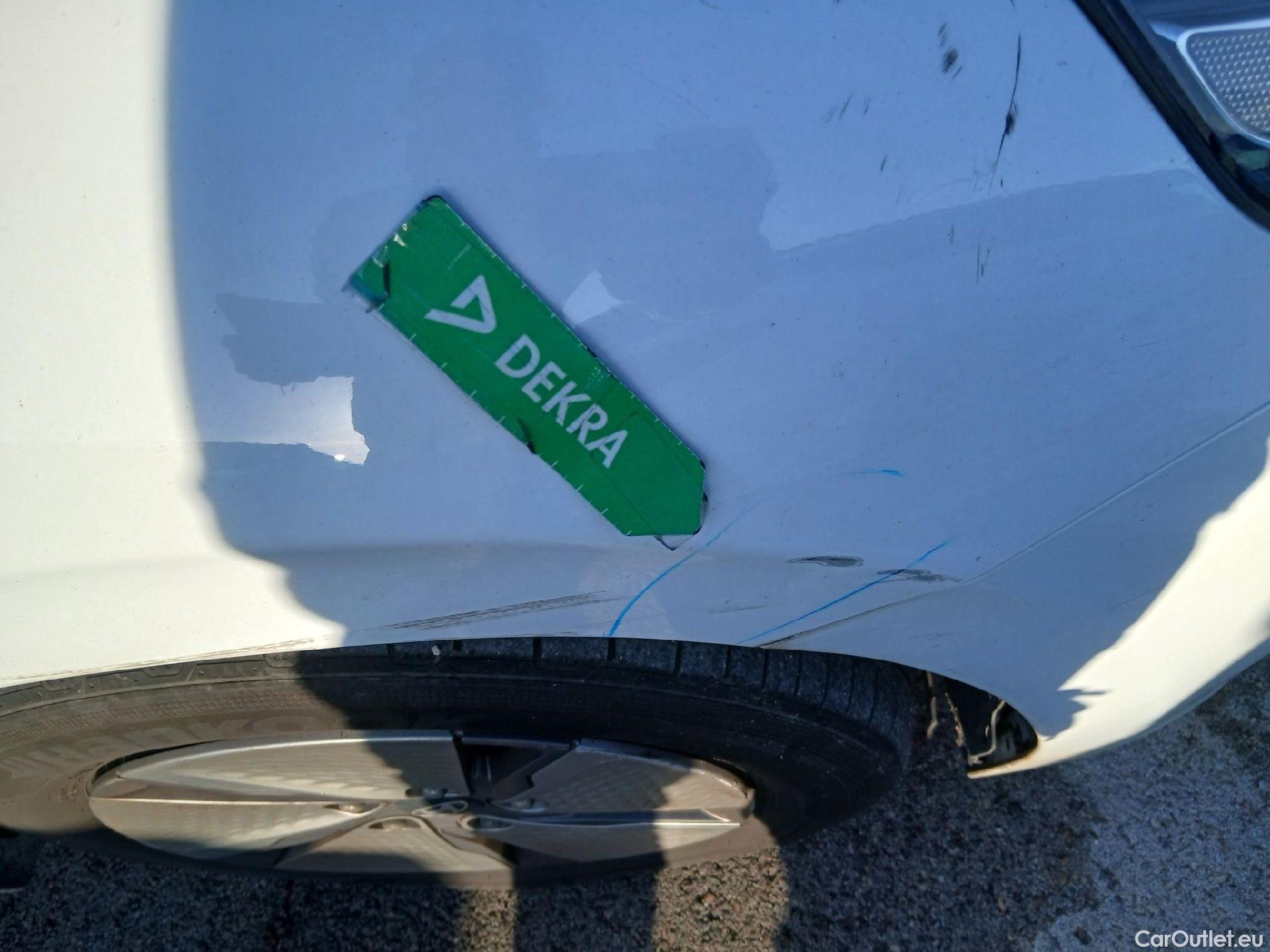  Hyundai   Ioniq HYUNDAI / 2019 / 5P / berlina con portón 1.6 GDI HEV Klass DCT #46