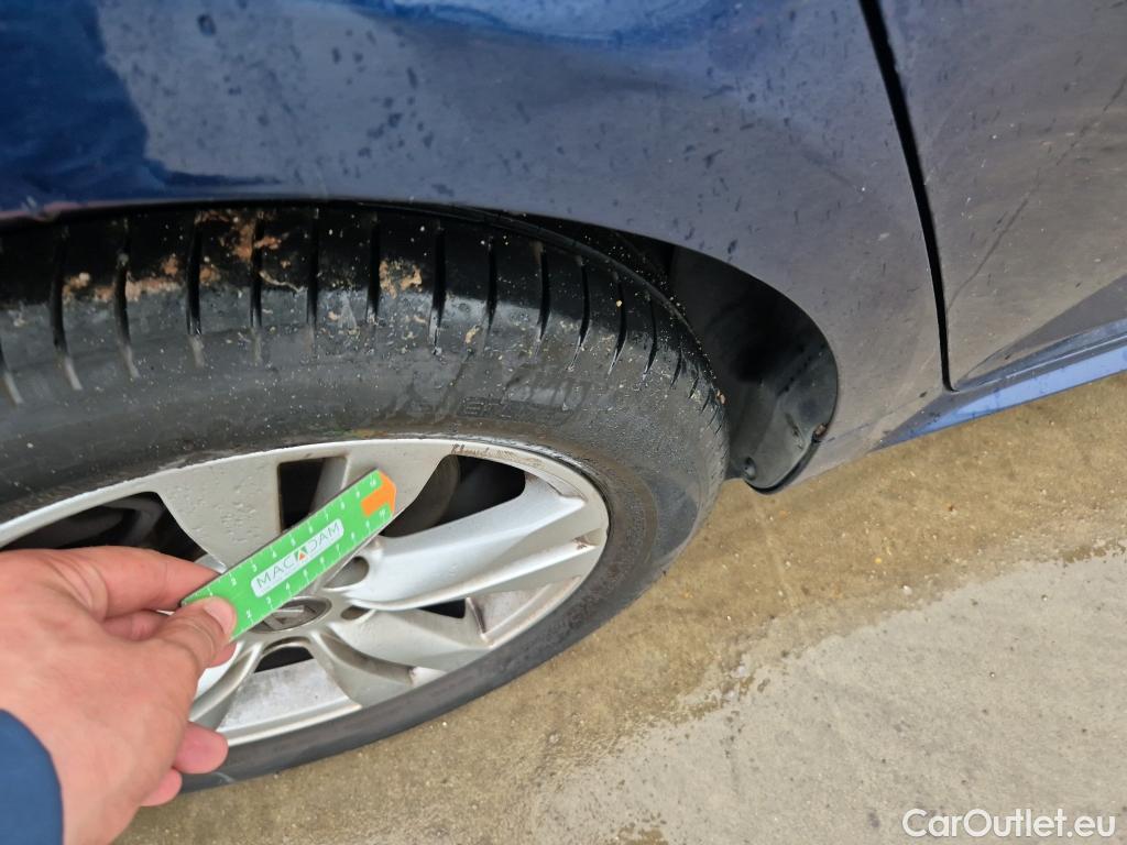  Renault  TALISMAN  RENAULT 5p 1G familiar S.T. Zen Energy dCi 96kW (130CV) #6