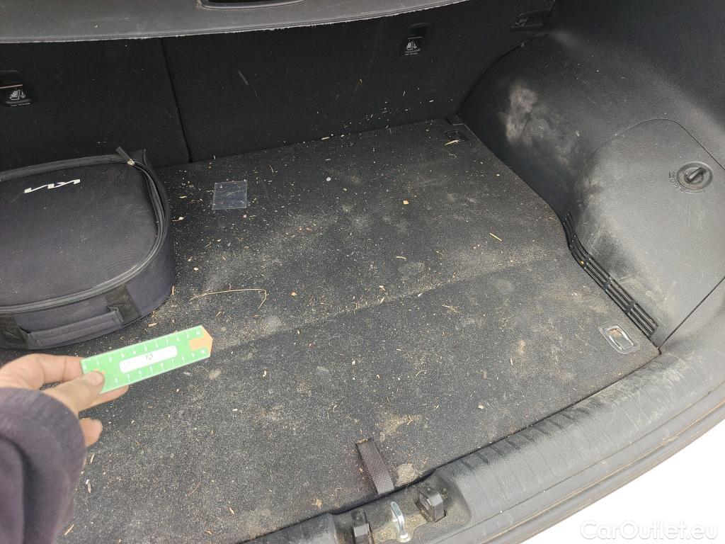  KIA  Niro KIA  / 2019 / 5P / crossover 1.6 GDi PHEV 104kW (141CV) Drive #1