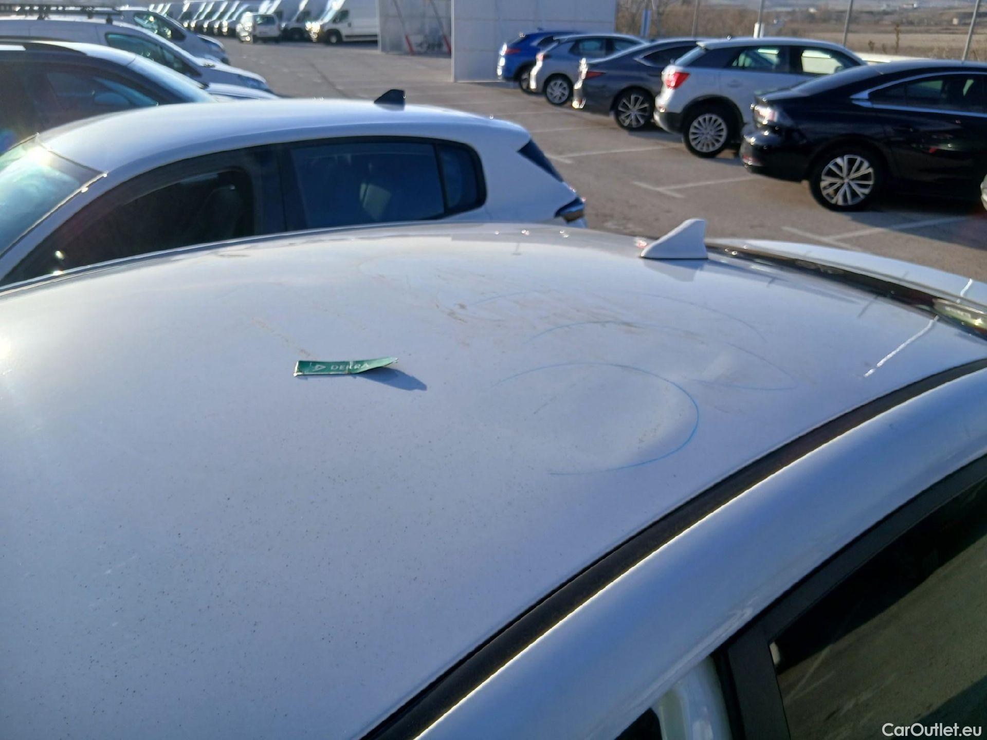  Hyundai   Ioniq HYUNDAI / 2019 / 5P / berlina con portón 1.6 GDI HEV Klass DCT #24