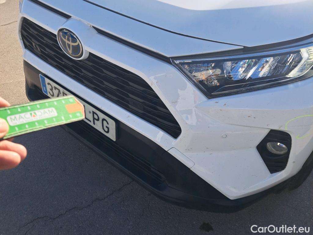  Toyota  RAV4 TOYOTA  / 2018 / 5P / todoterreno 2.5l 220H Business #7