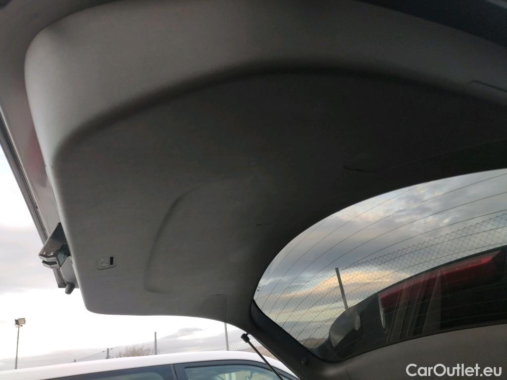  Hyundai  Konna HYUNDAI Kona / 2017 / 5P / todoterreno 1.6 GDI HEV Style Sky DT #1