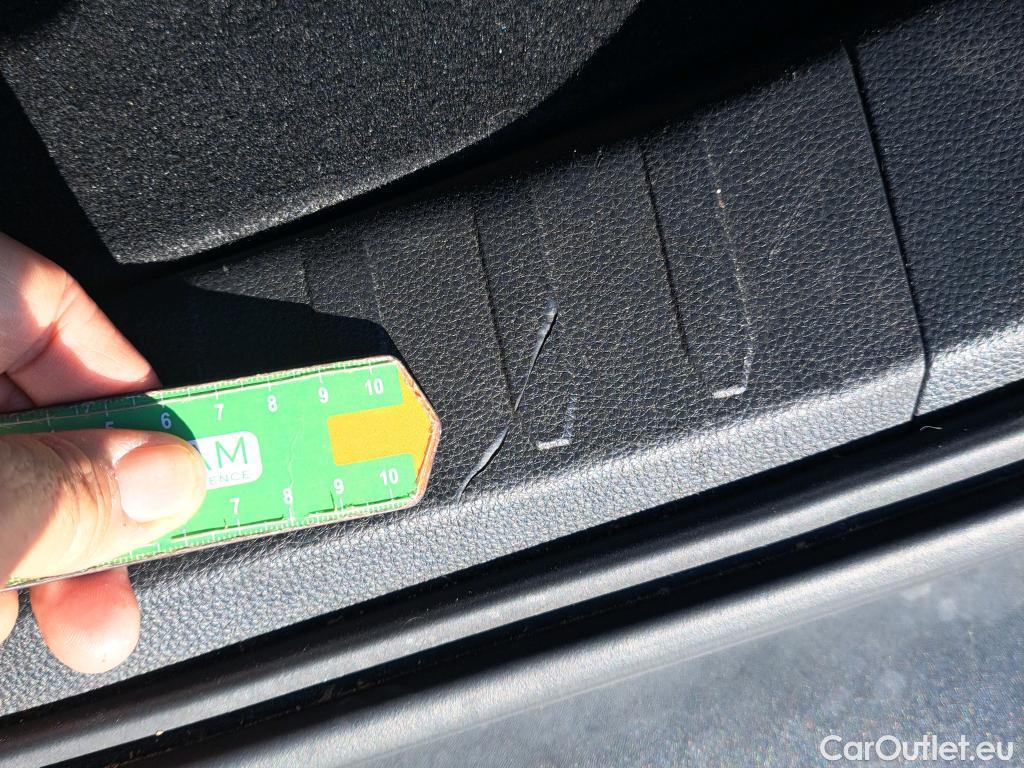  Toyota  RAV4 TOYOTA  / 2018 / 5P / todoterreno 2.5l 220H Business #2