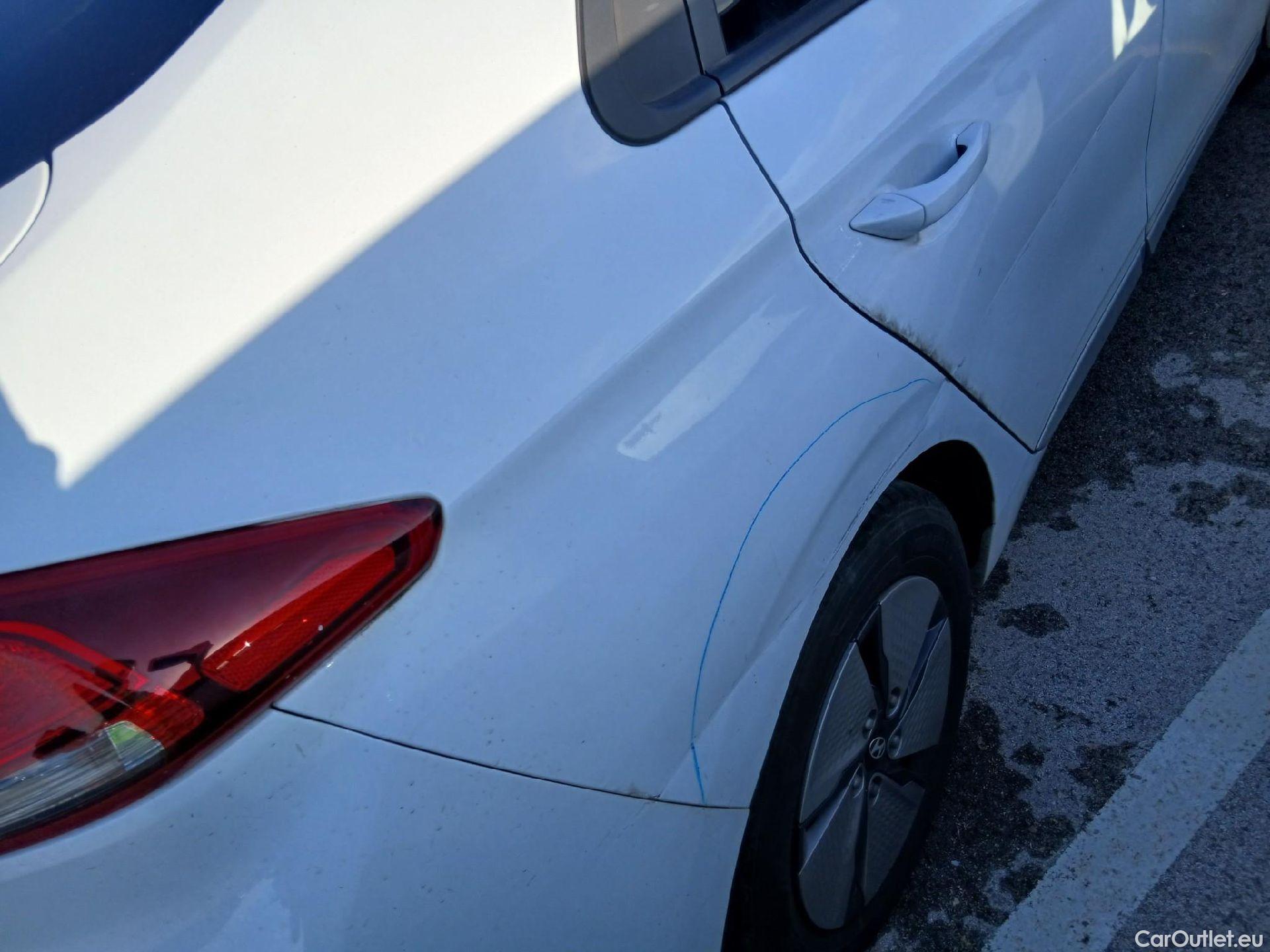  Hyundai   Ioniq HYUNDAI / 2019 / 5P / berlina con portón 1.6 GDI HEV Klass DCT #36