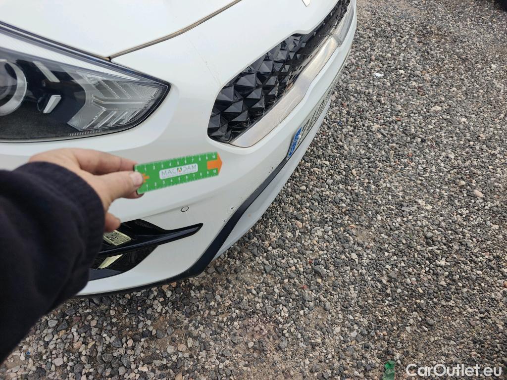  KIA  Niro KIA  / 2019 / 5P / crossover 1.6 GDi PHEV 104kW (141CV) Drive #9