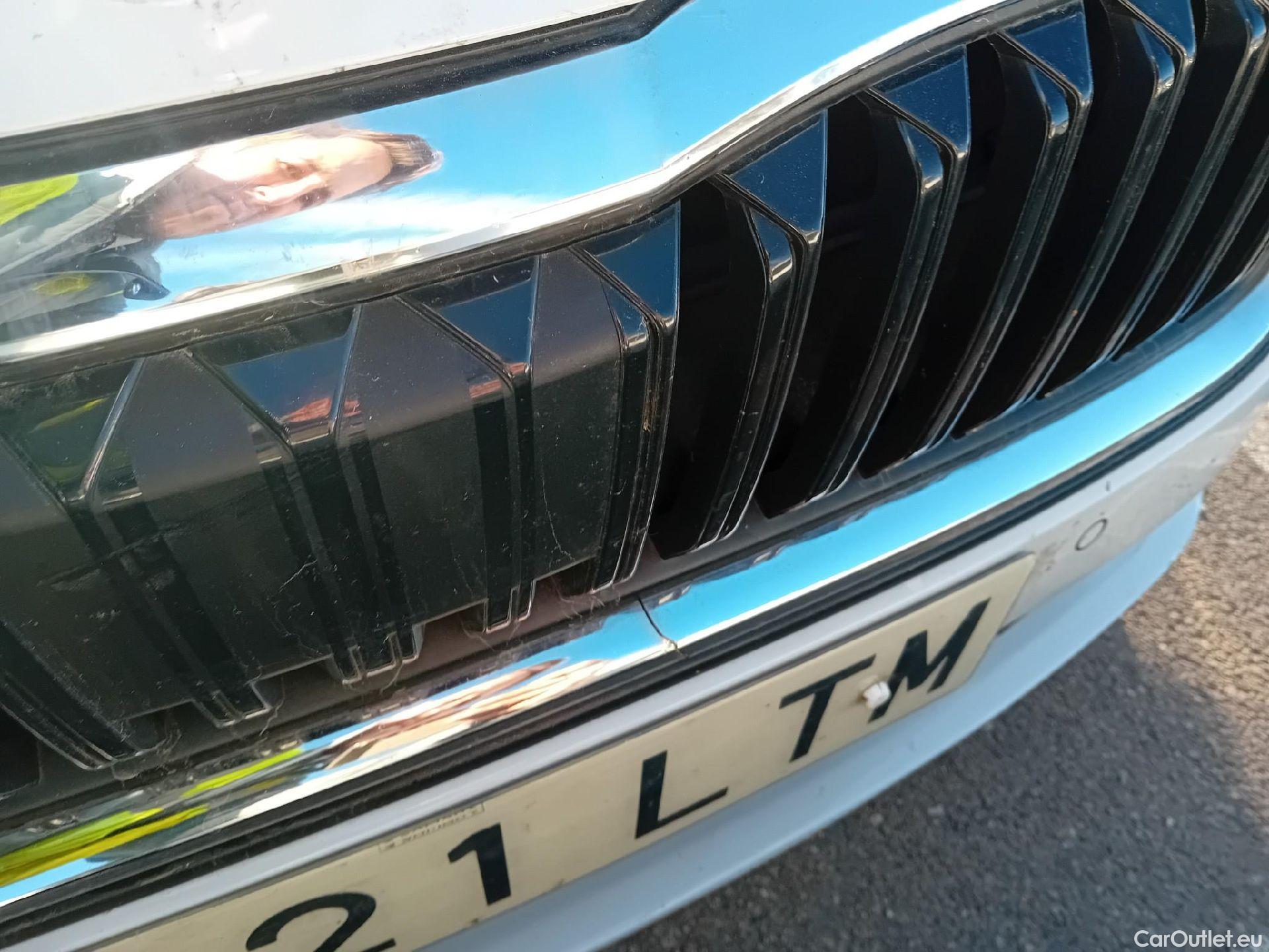  Skoda  Octavia SKODA  / 2020 / 5P / familiar Combi 1.0 TSI 81kW(110CV) DSG mHEV Ambi. #6