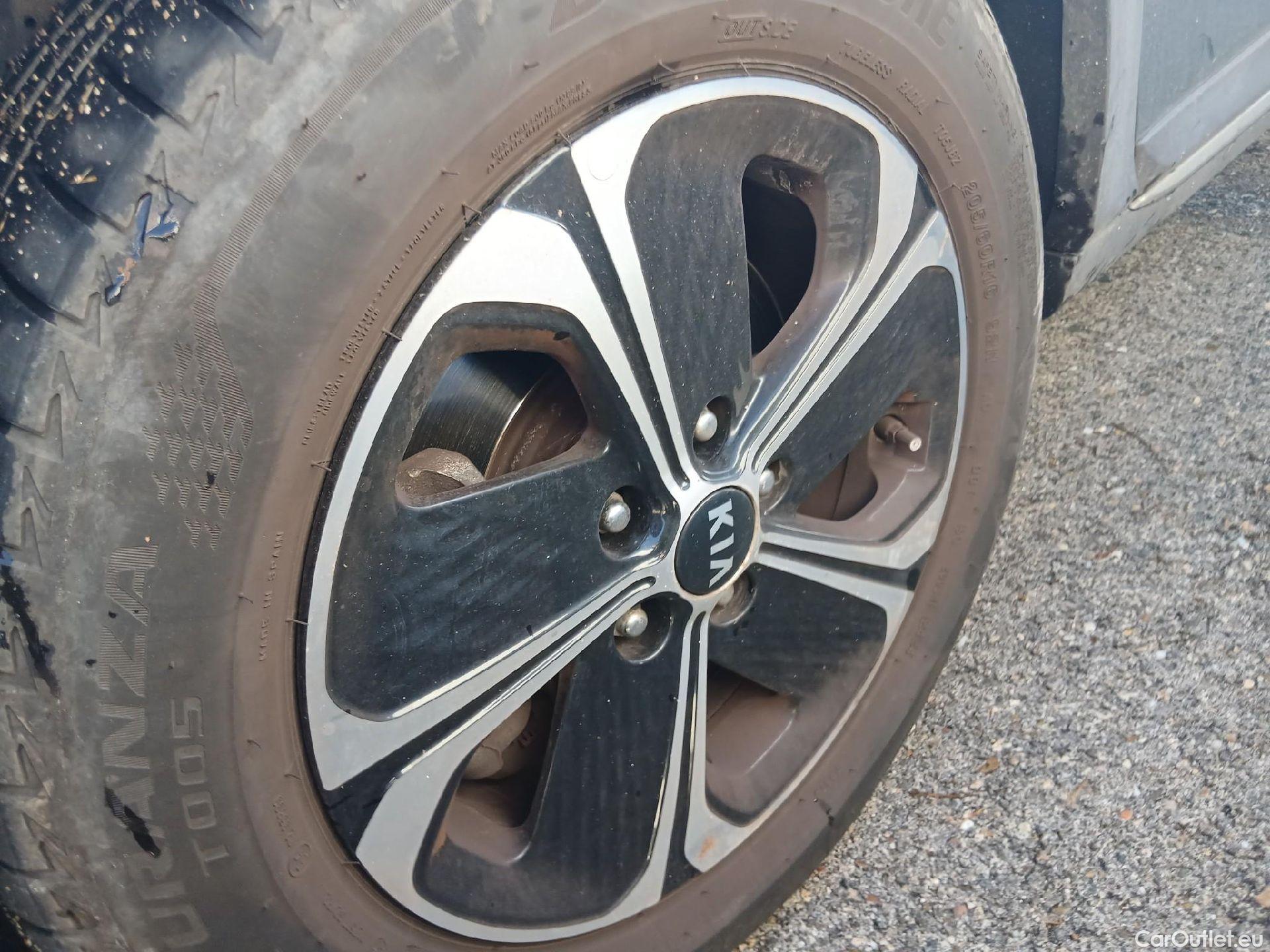  KIA  XCeed KIA  1.6 GDi PHEV 104kW (141CV) eDrive (AC) #16